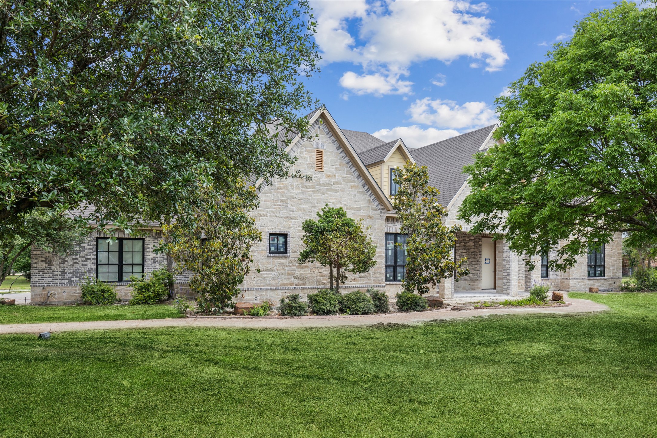 871 Beechwood Lane