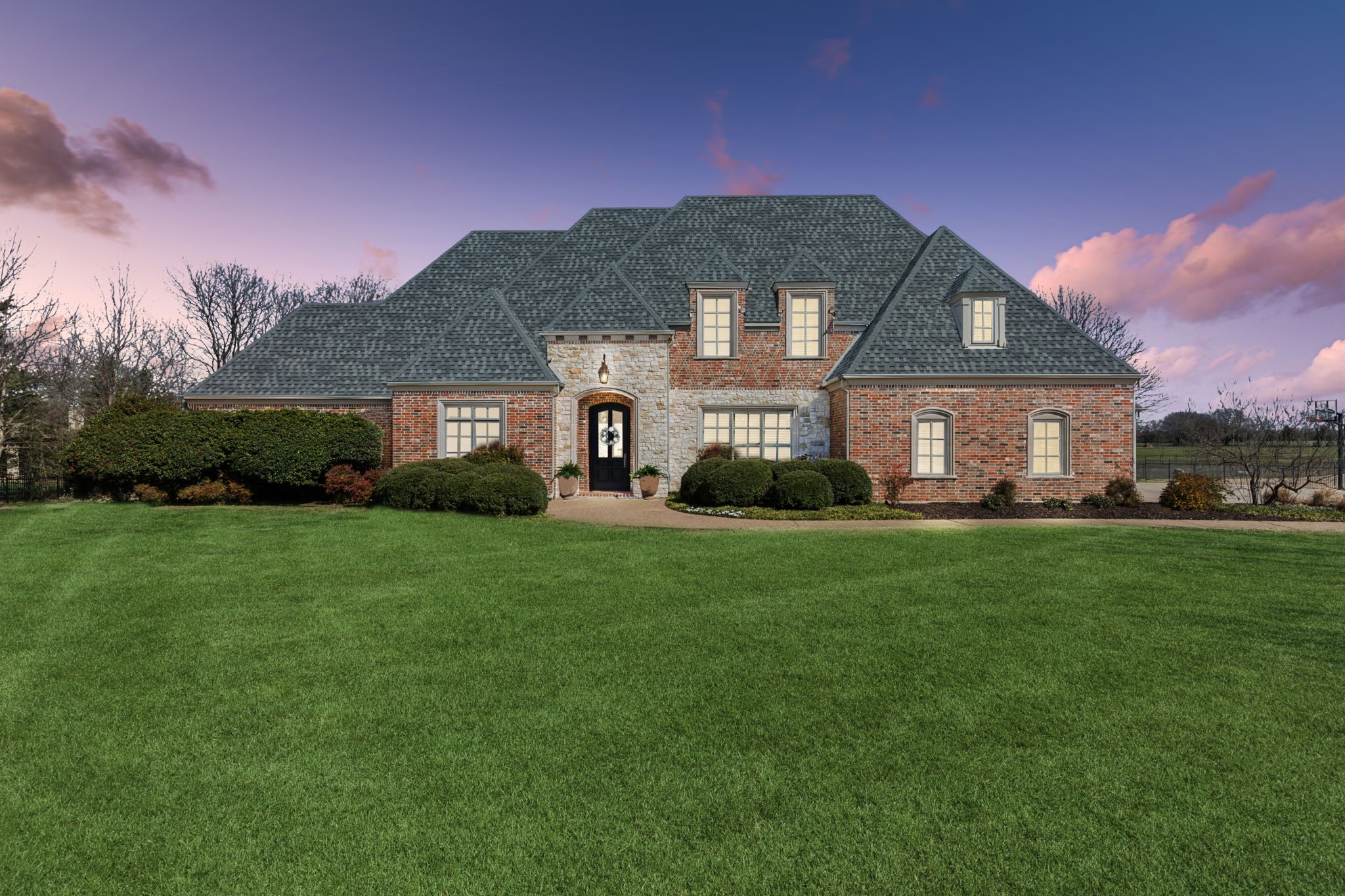 5009 Edgewater Court