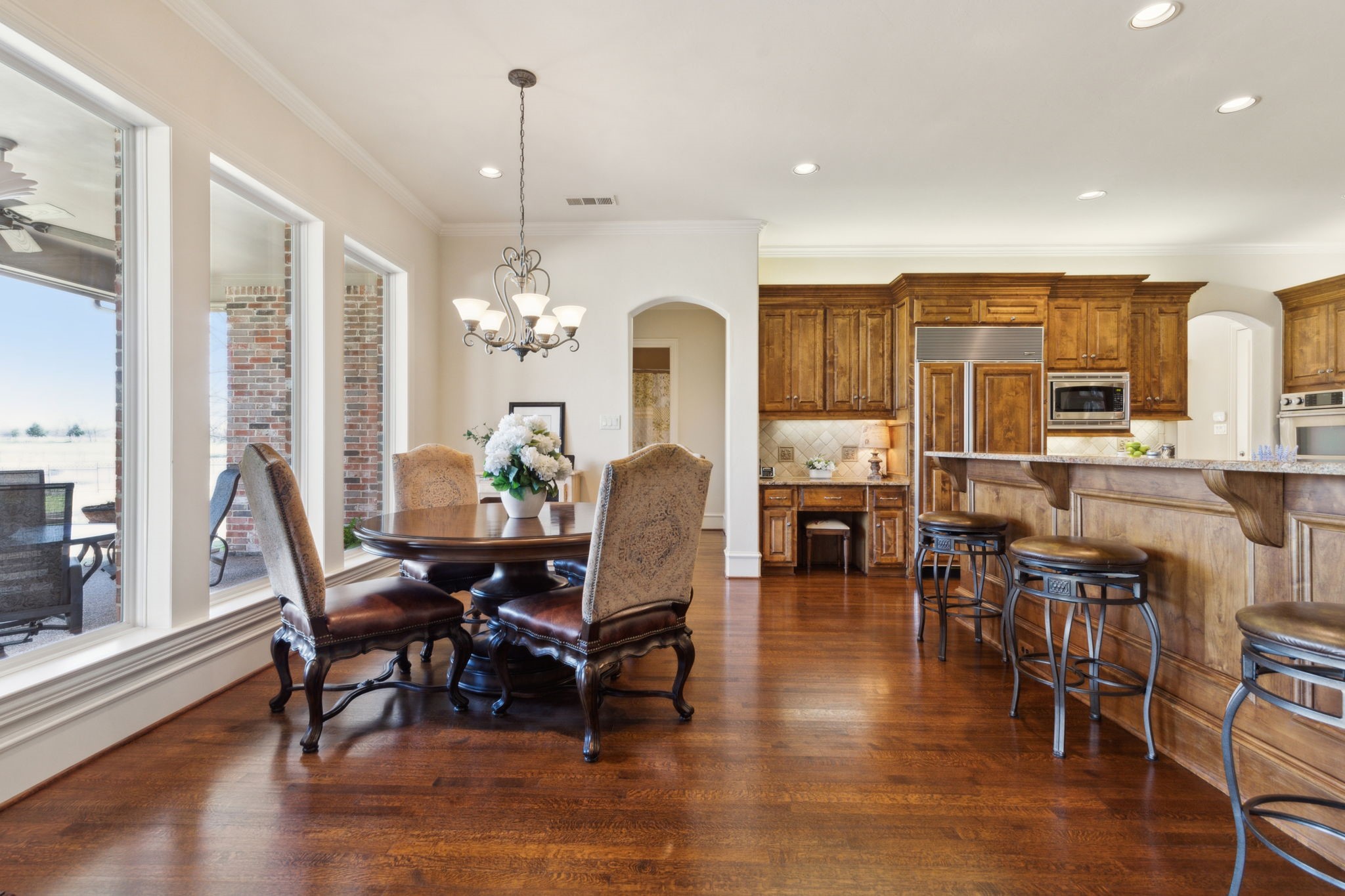 5009 Edgewater Court