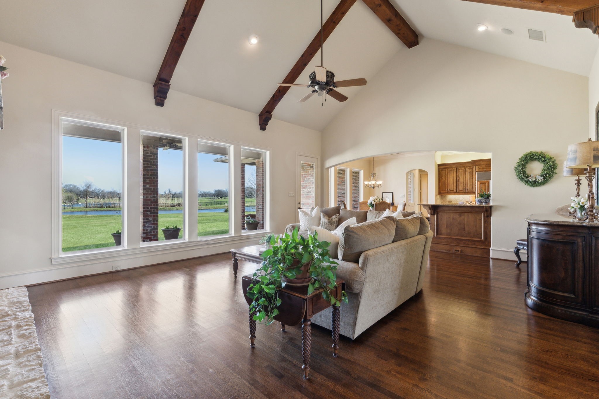 5009 Edgewater Court