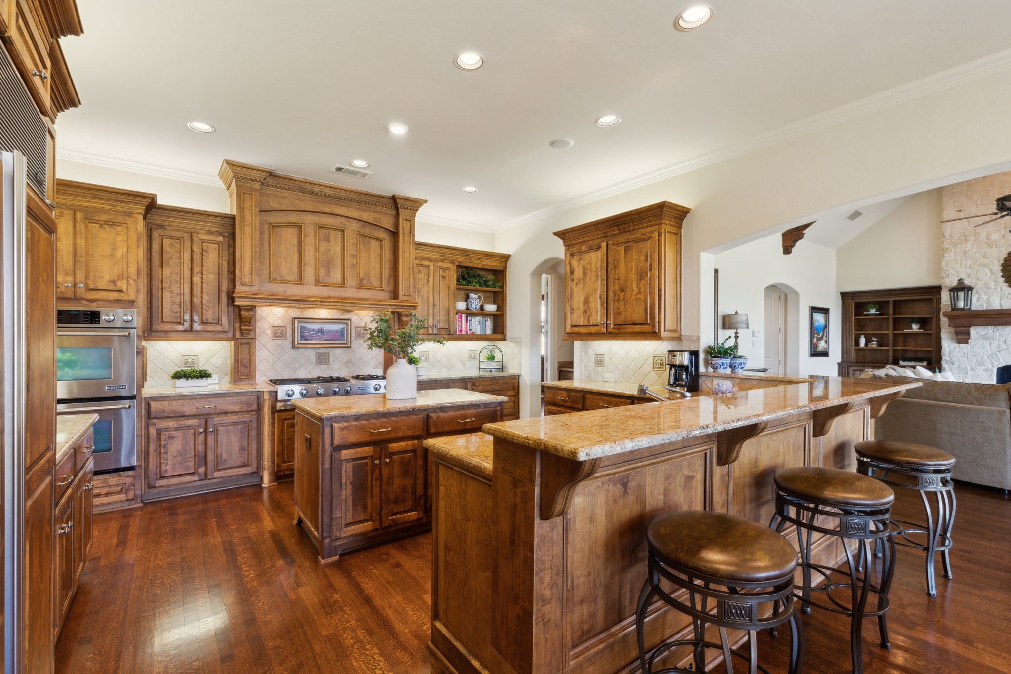 5009 Edgewater Court