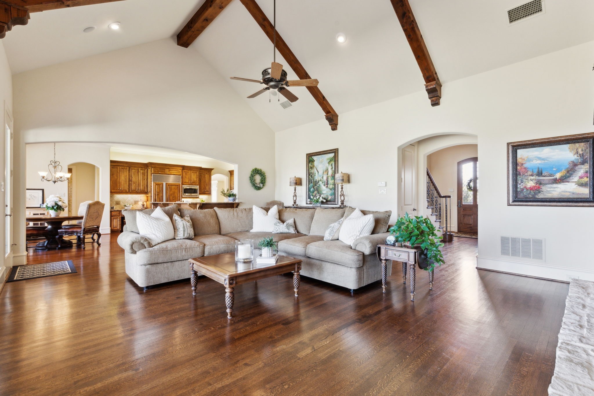5009 Edgewater Court