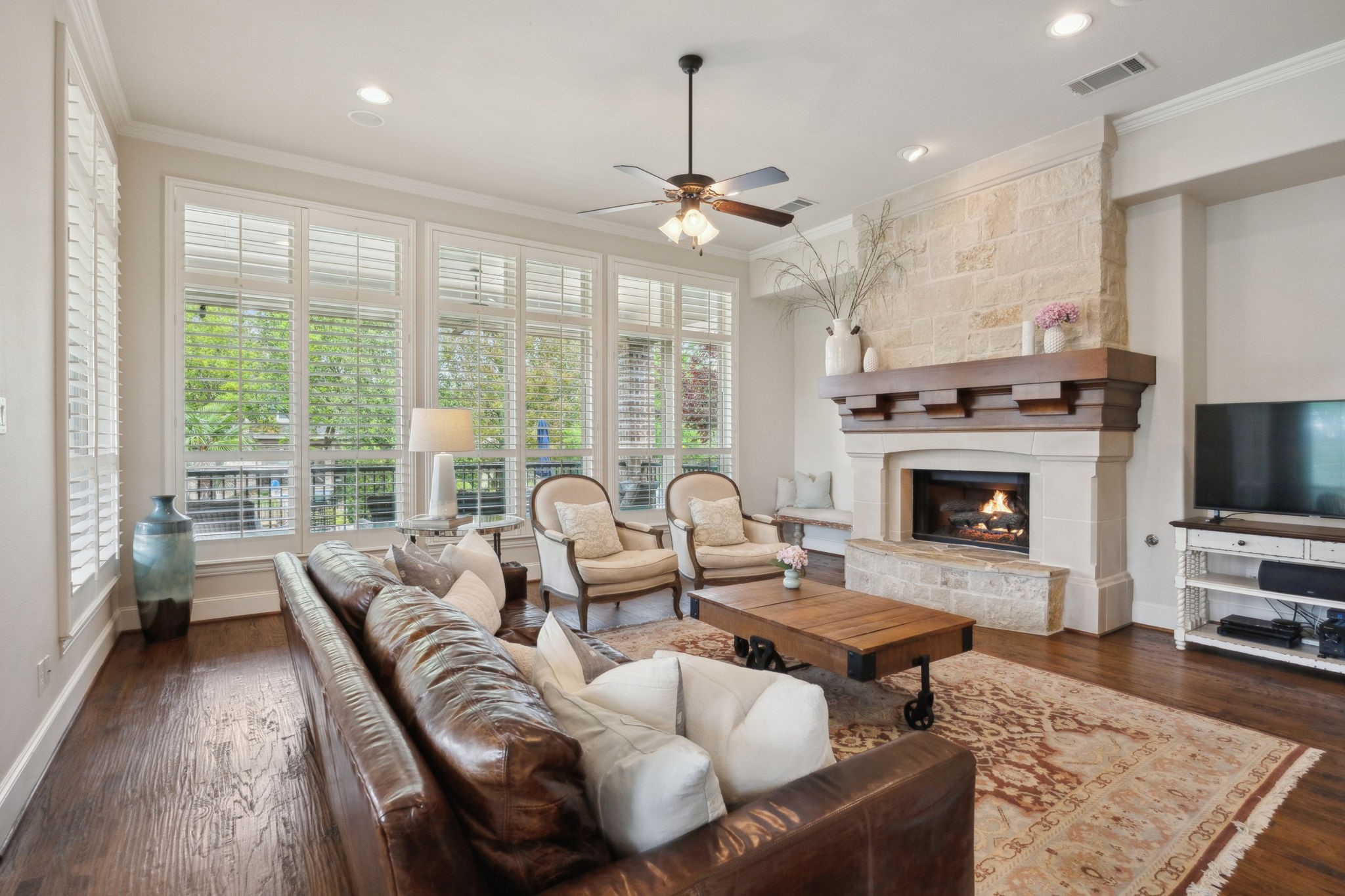 913 Stone Cottage Lane