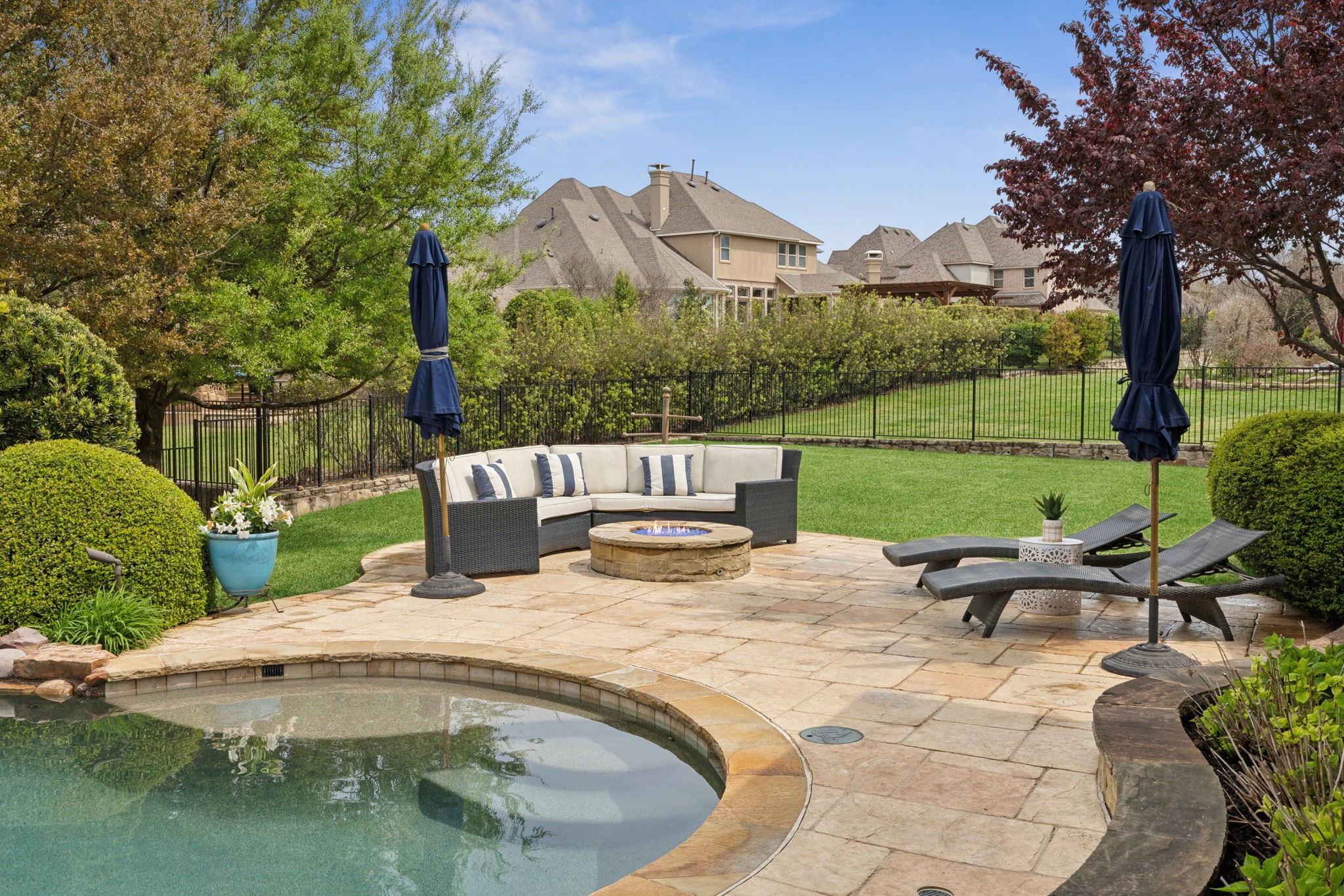 913 Stone Cottage Lane