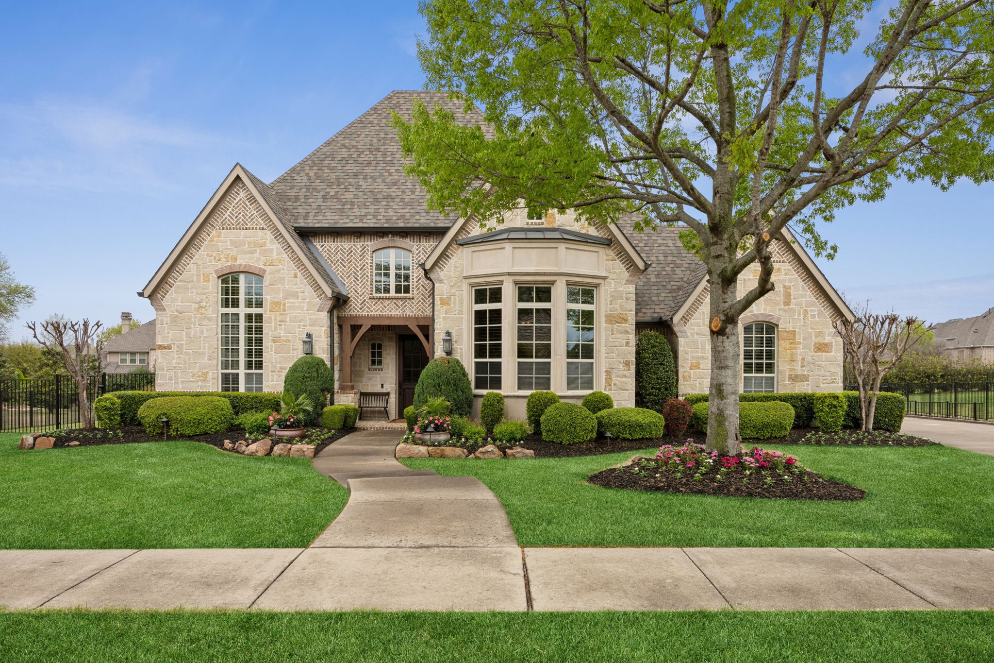 913 Stone Cottage Lane
