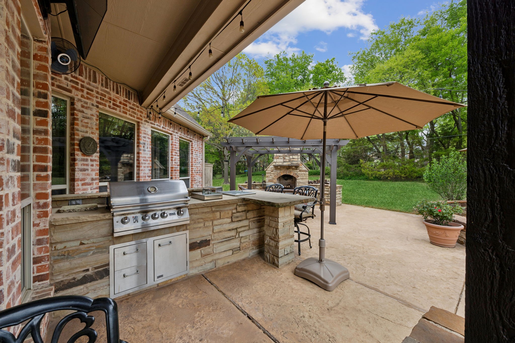 390 Ashwood Lane