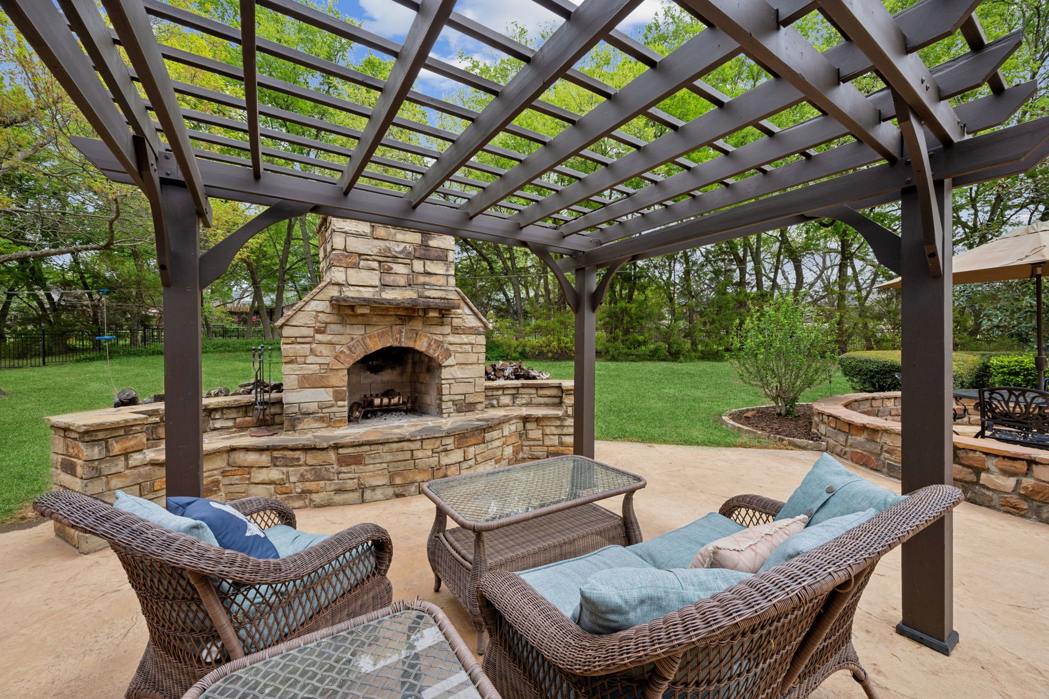 390 Ashwood Lane