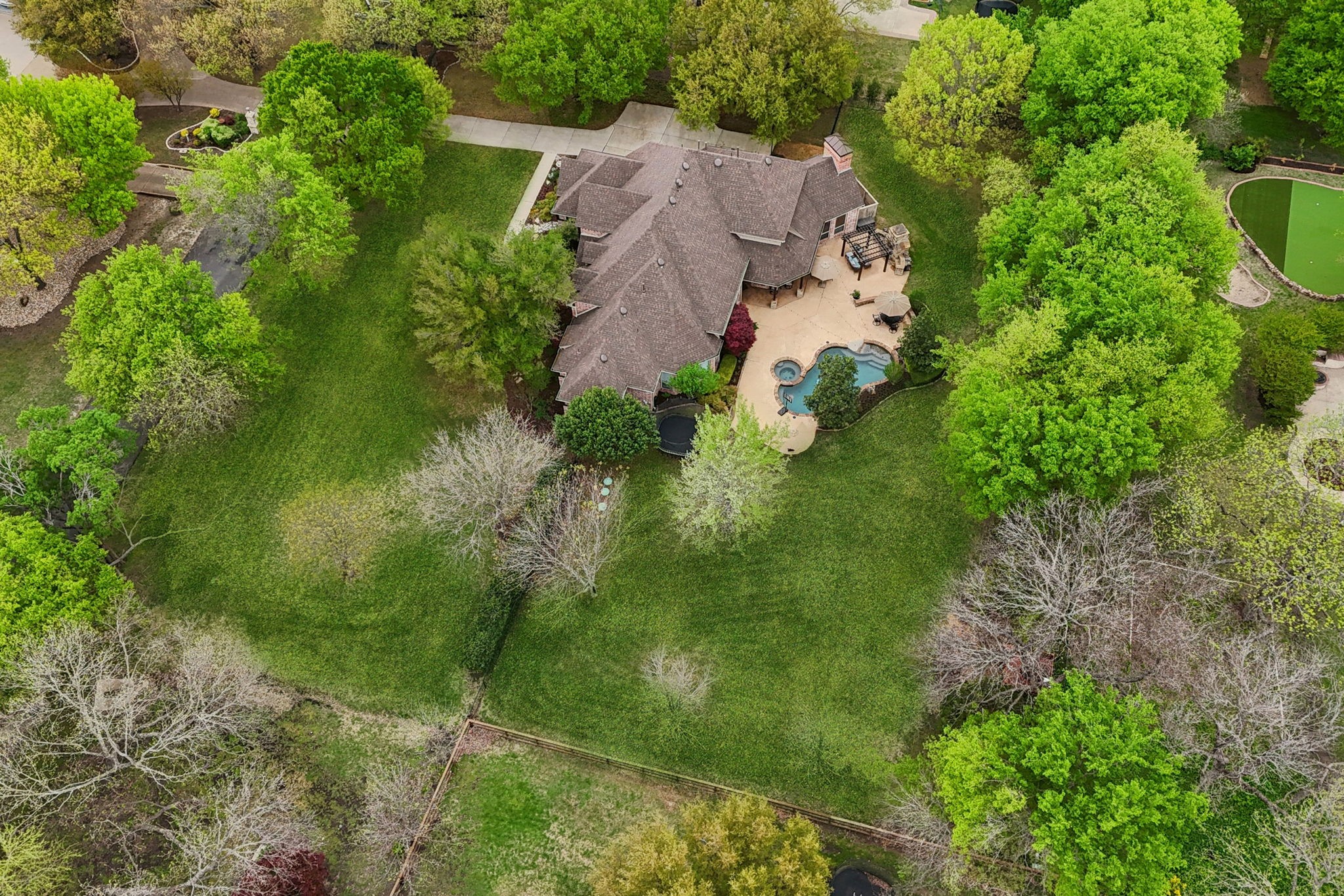 390 Ashwood Lane
