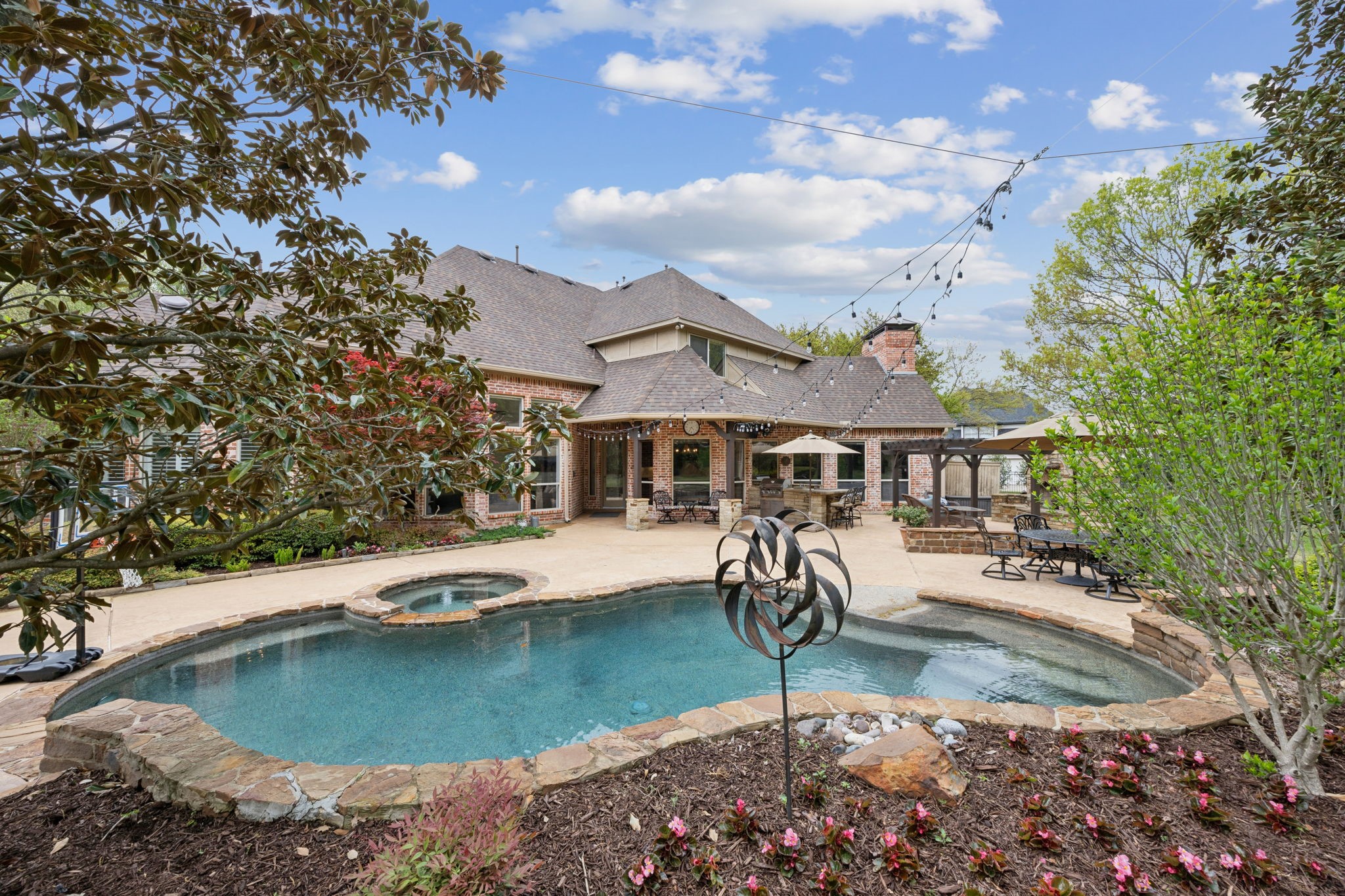 390 Ashwood Lane