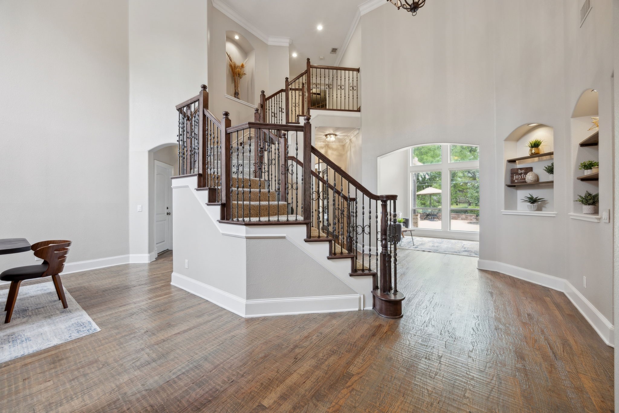 390 Ashwood Lane
