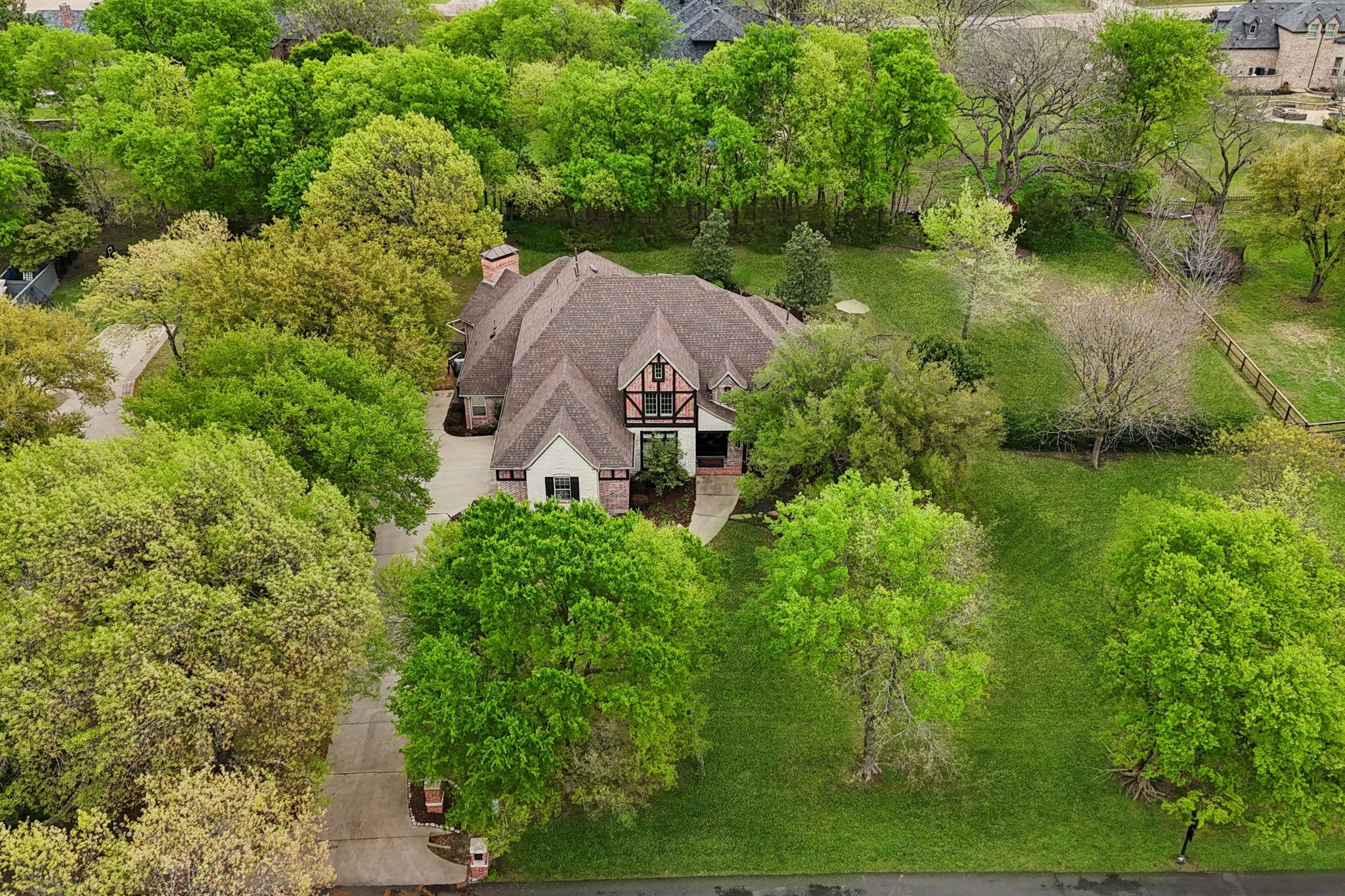 390 Ashwood Lane