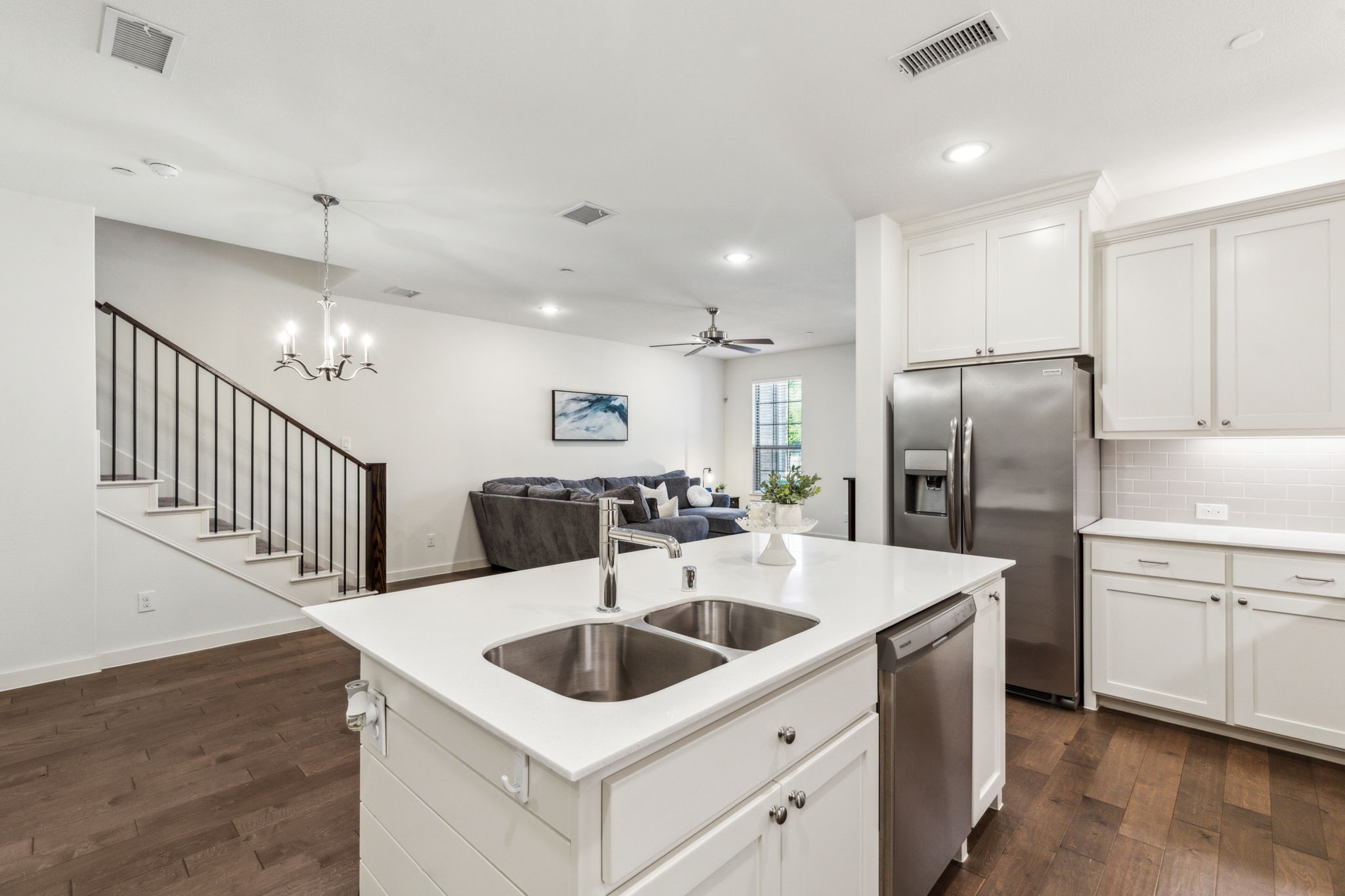 4856 Woodruff Way