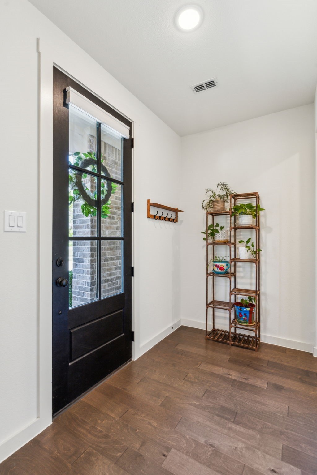 4856 Woodruff Way