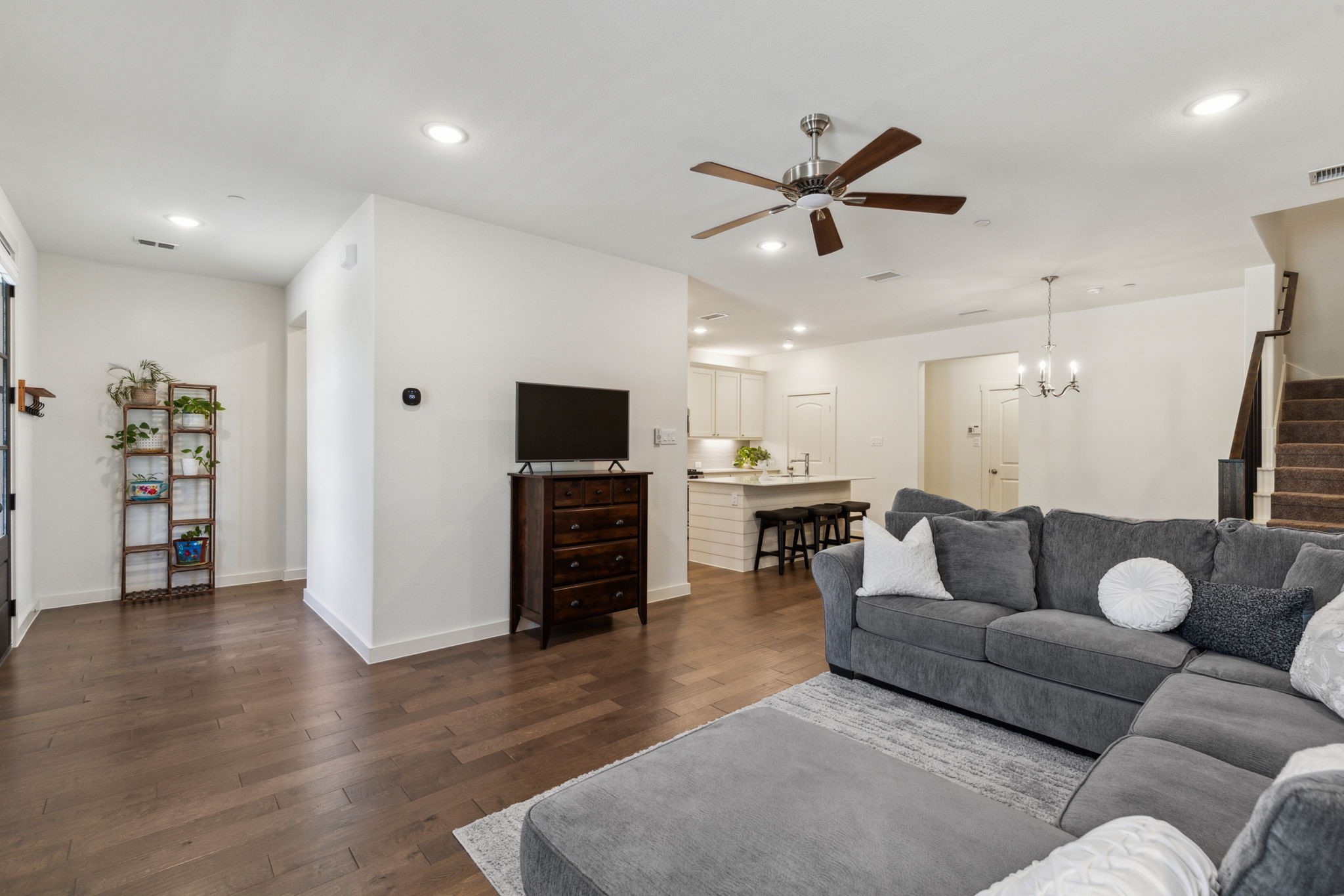 4856 Woodruff Way