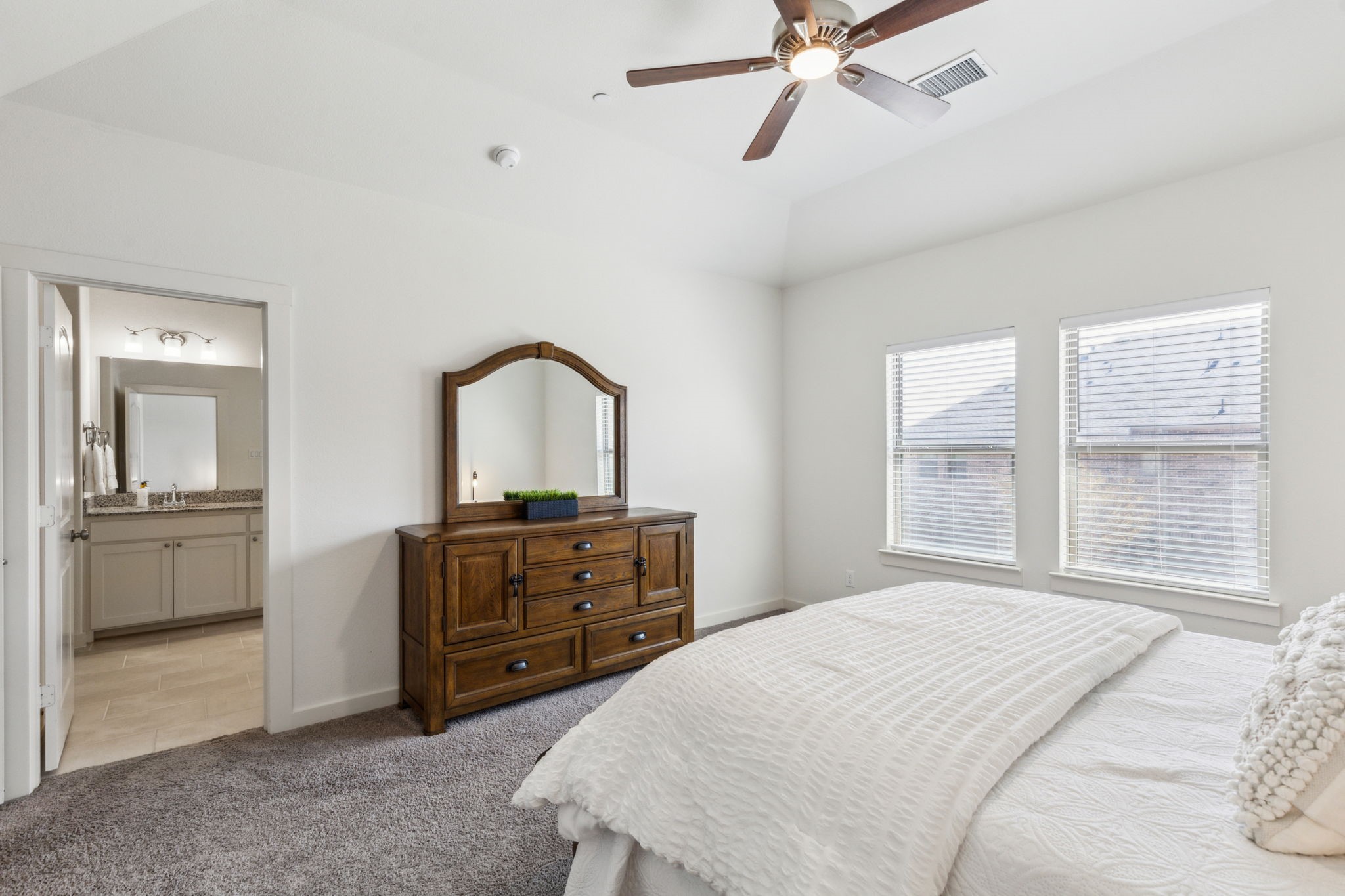 4856 Woodruff Way