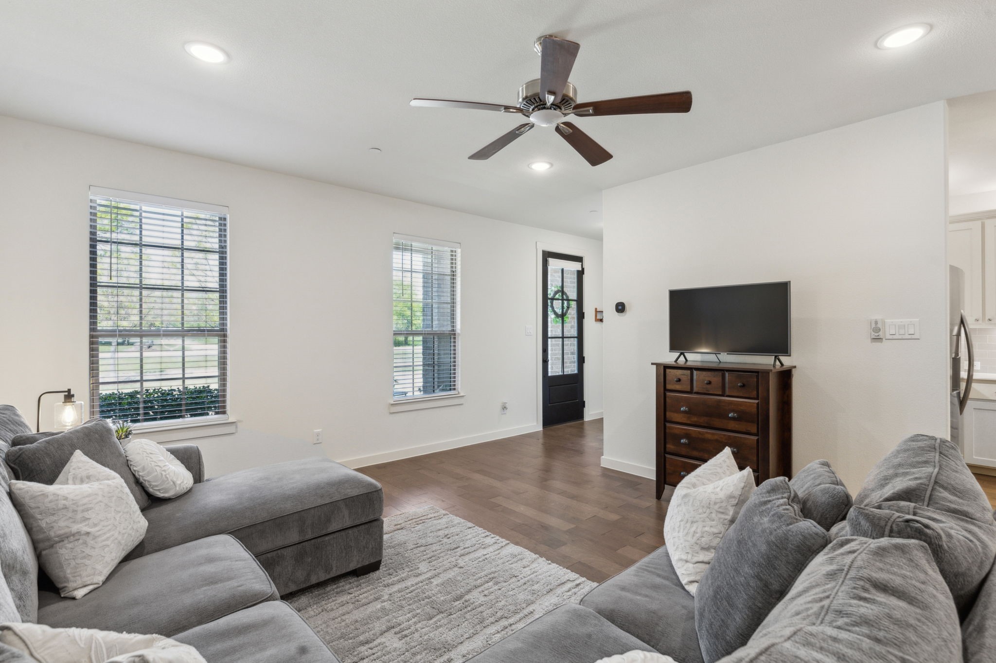 4856 Woodruff Way