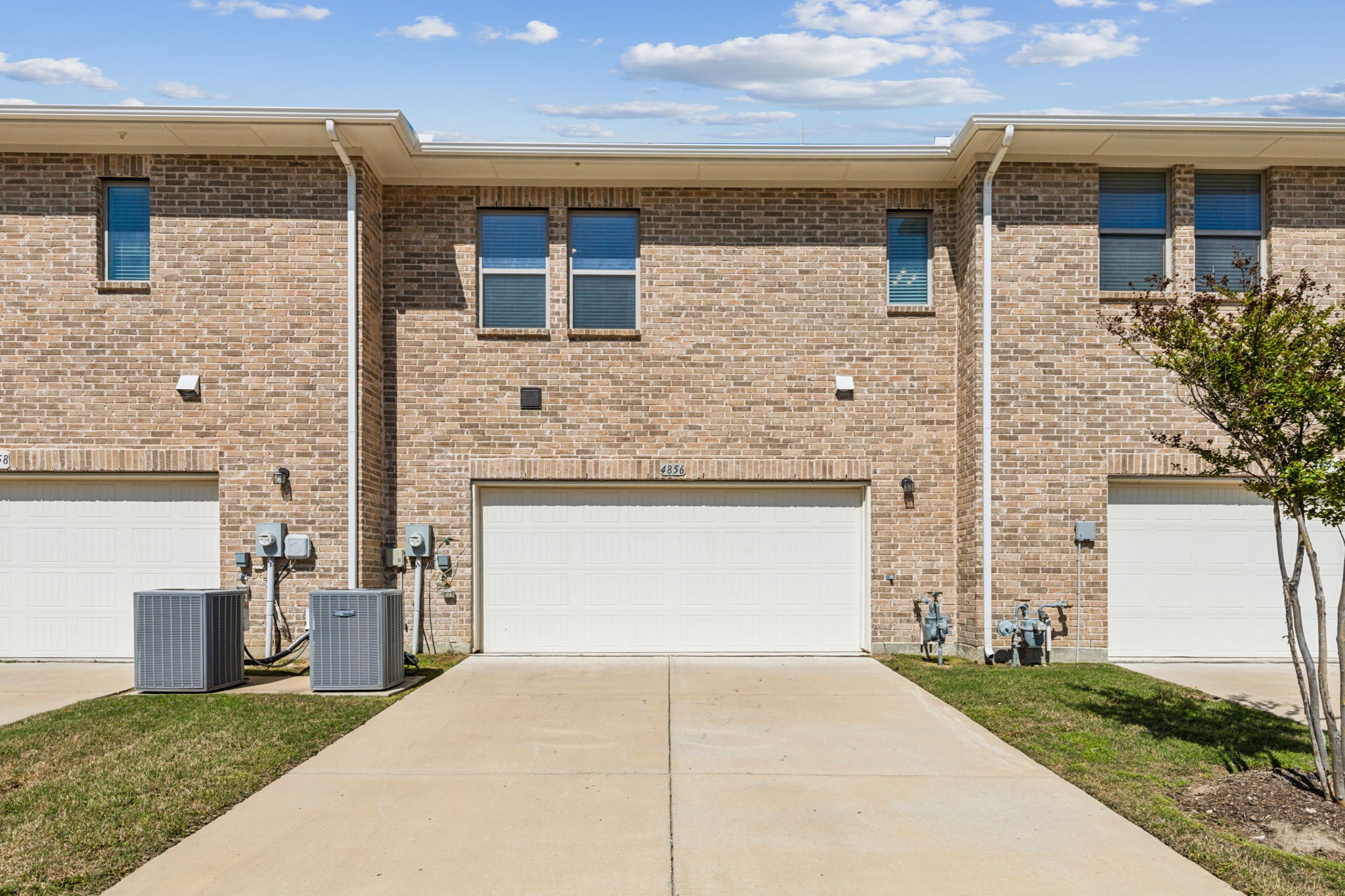 4856 Woodruff Way