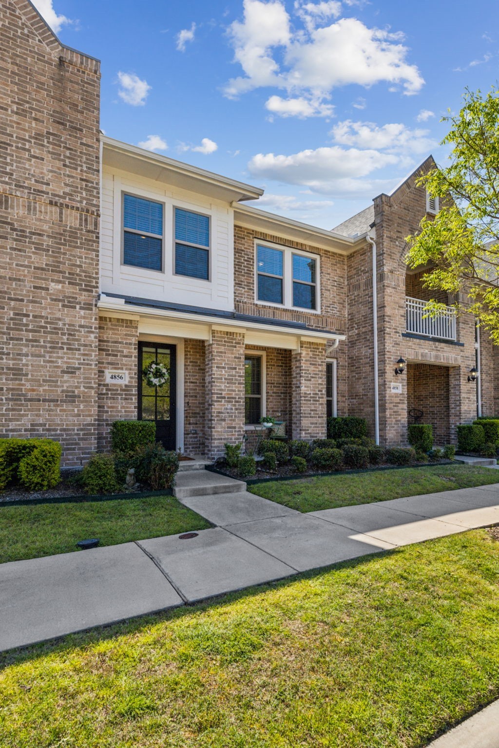 4856 Woodruff Way