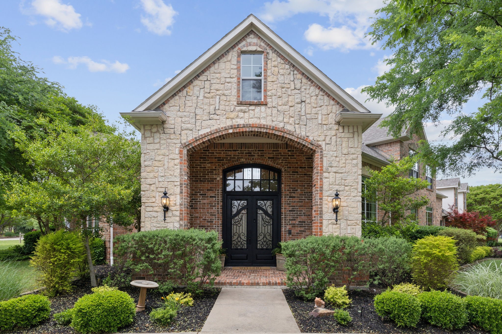 881 Saint James Court