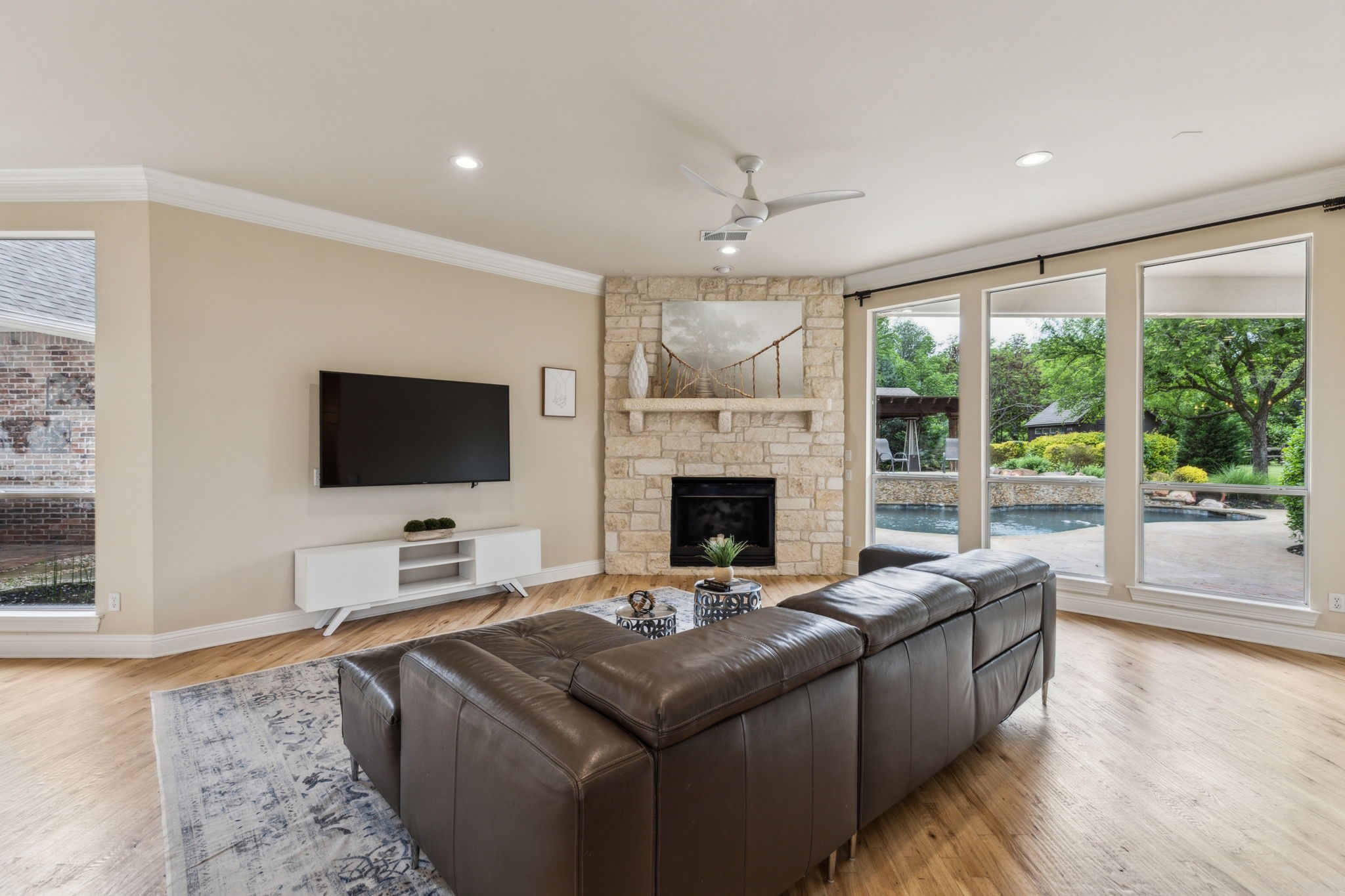 881 Saint James Court