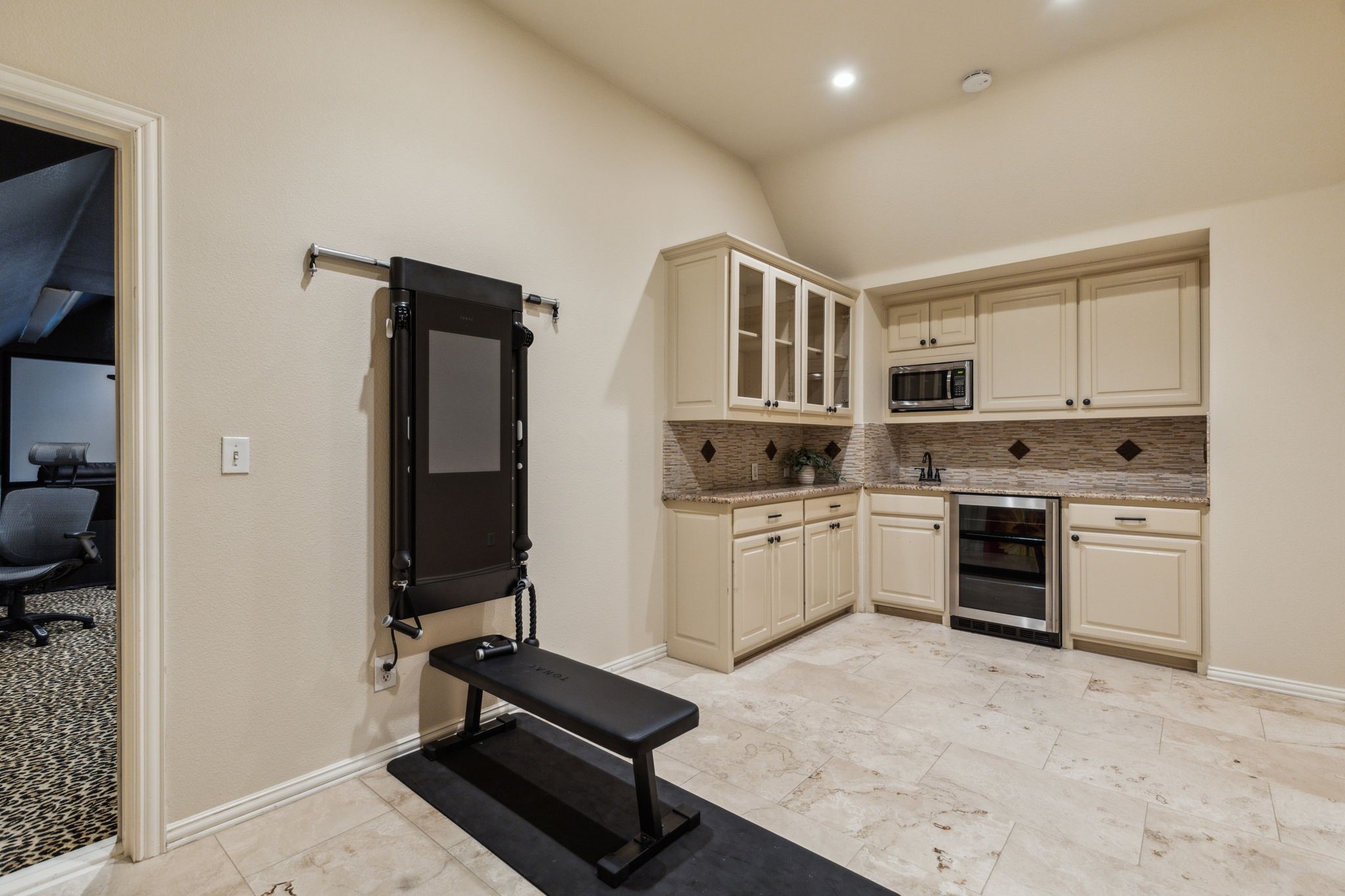 881 Saint James Court
