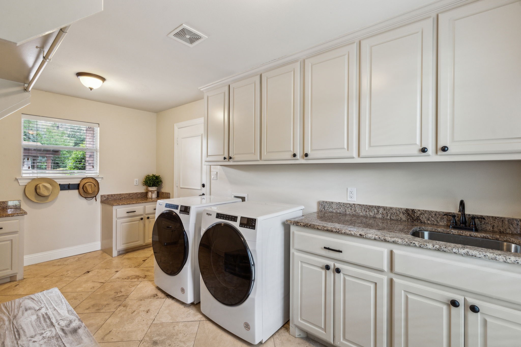 881 Saint James Court