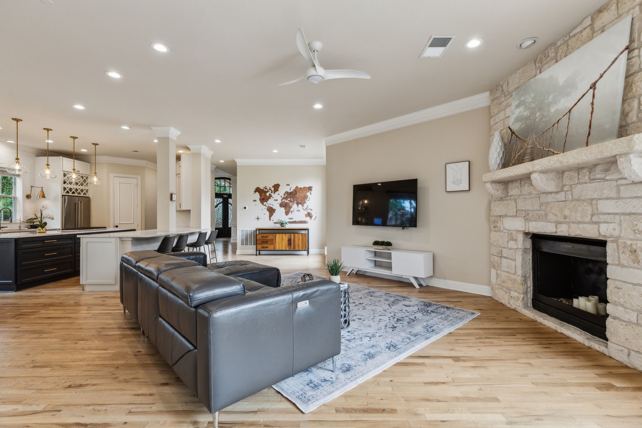 881 Saint James Court