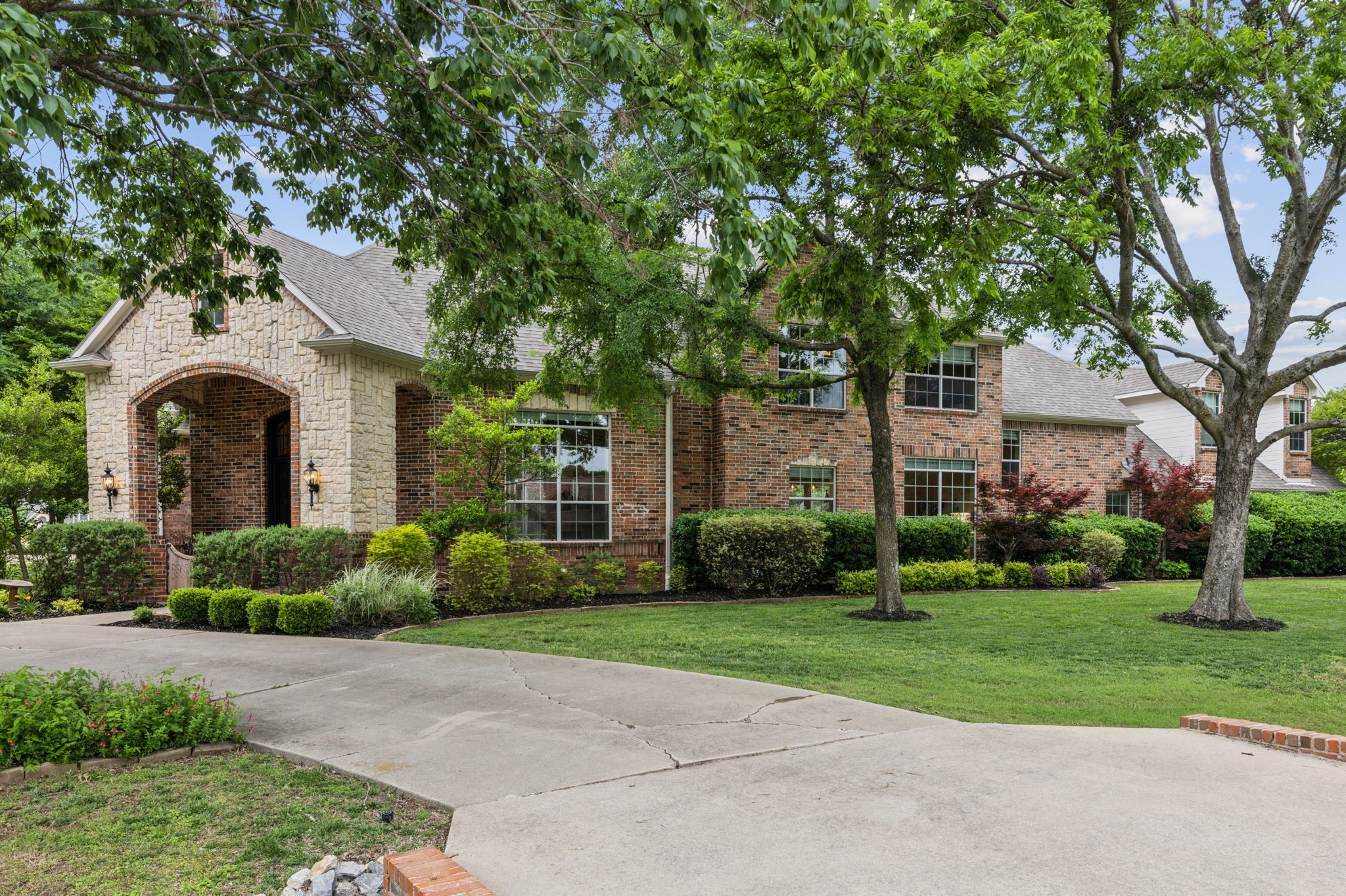 881 Saint James Court
