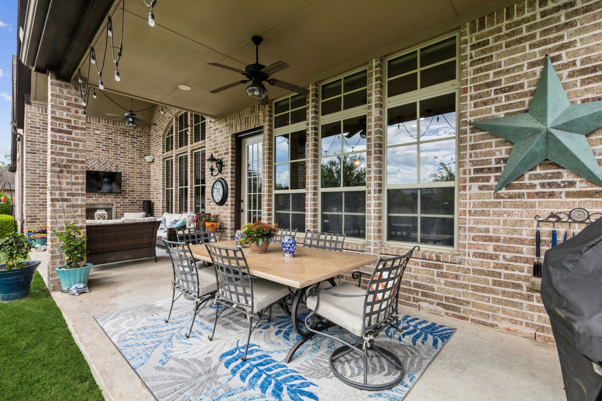 2801 Golden Meadow Court