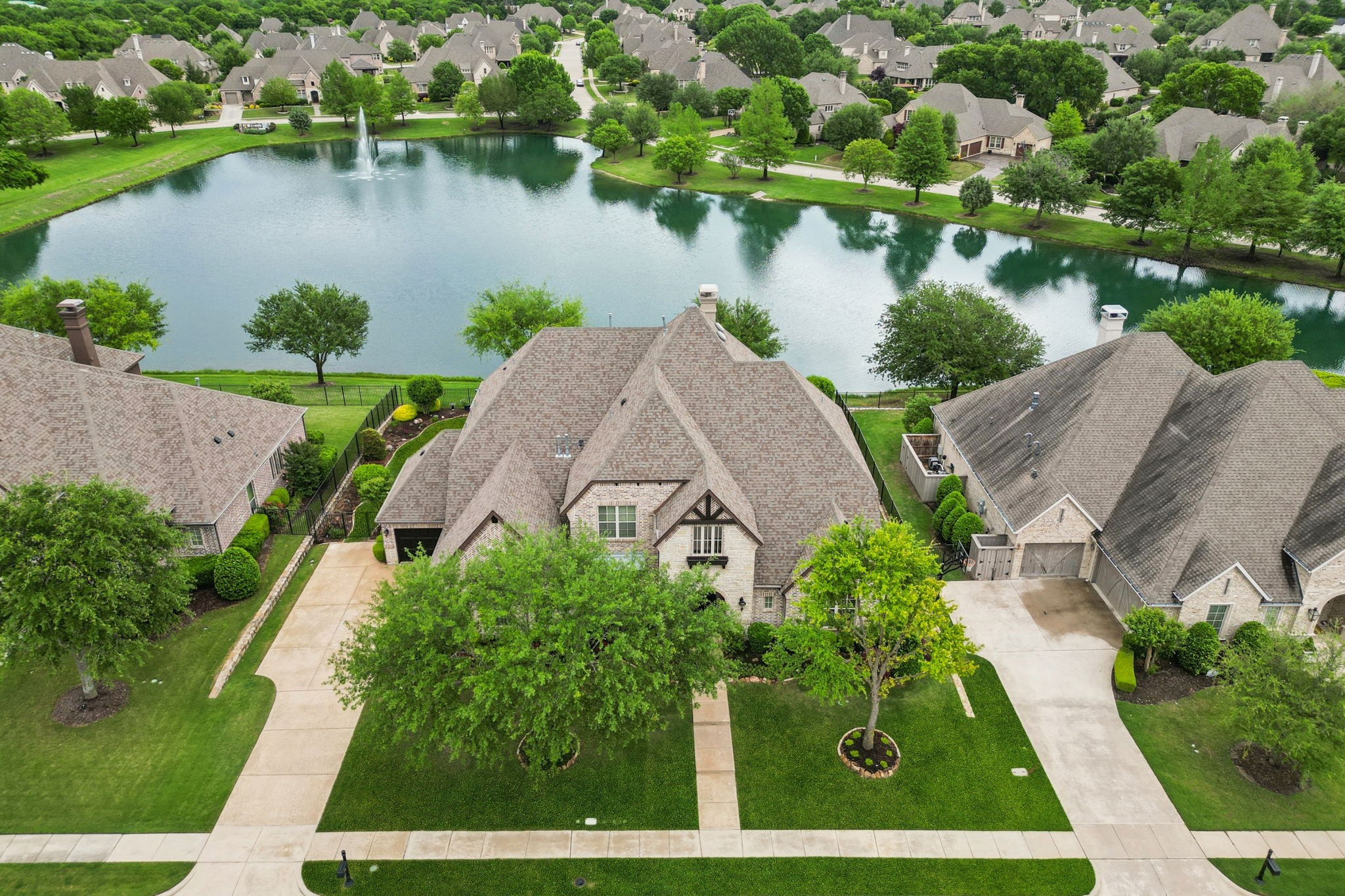 2801 Golden Meadow Court