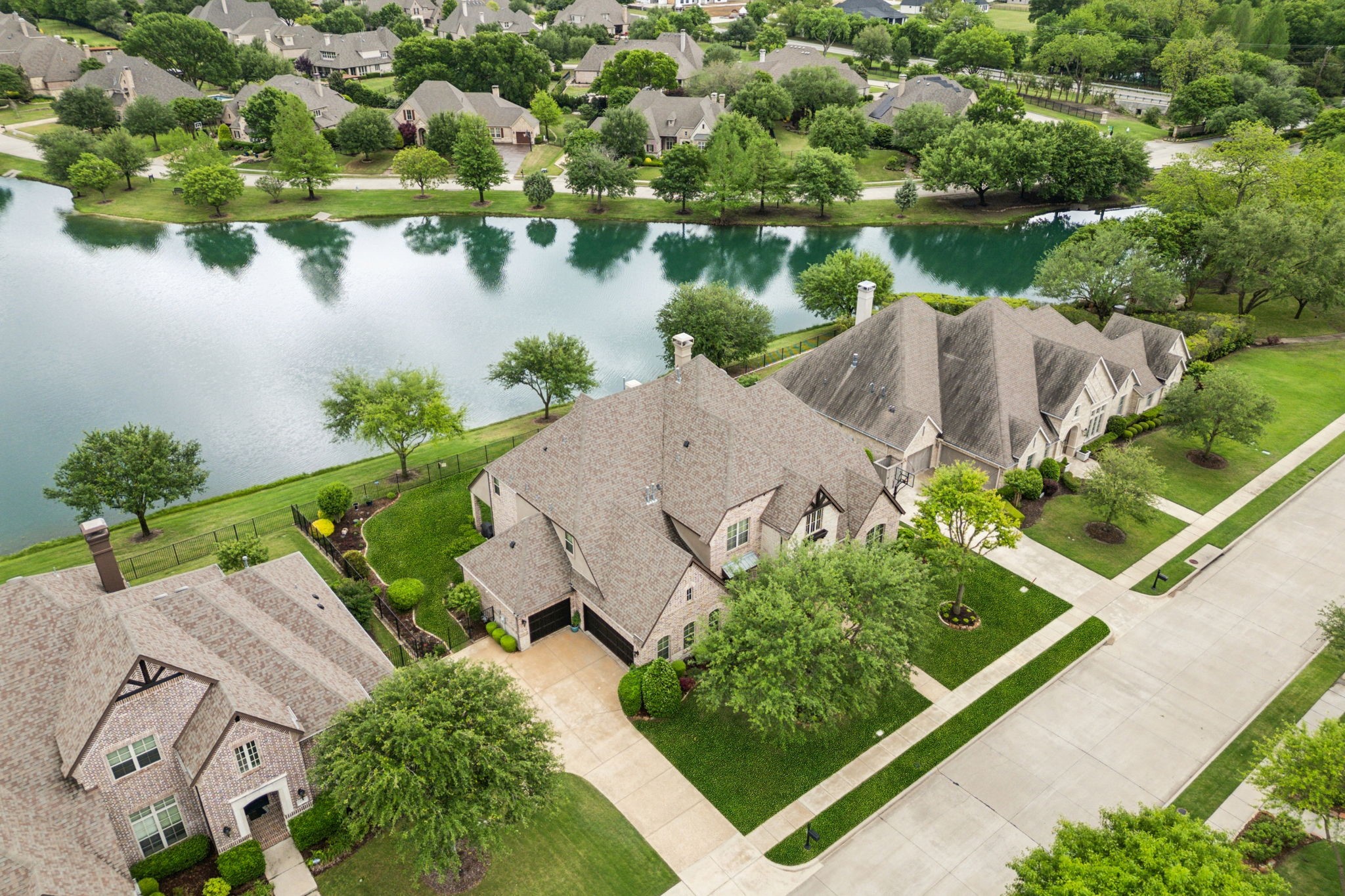 2801 Golden Meadow Court