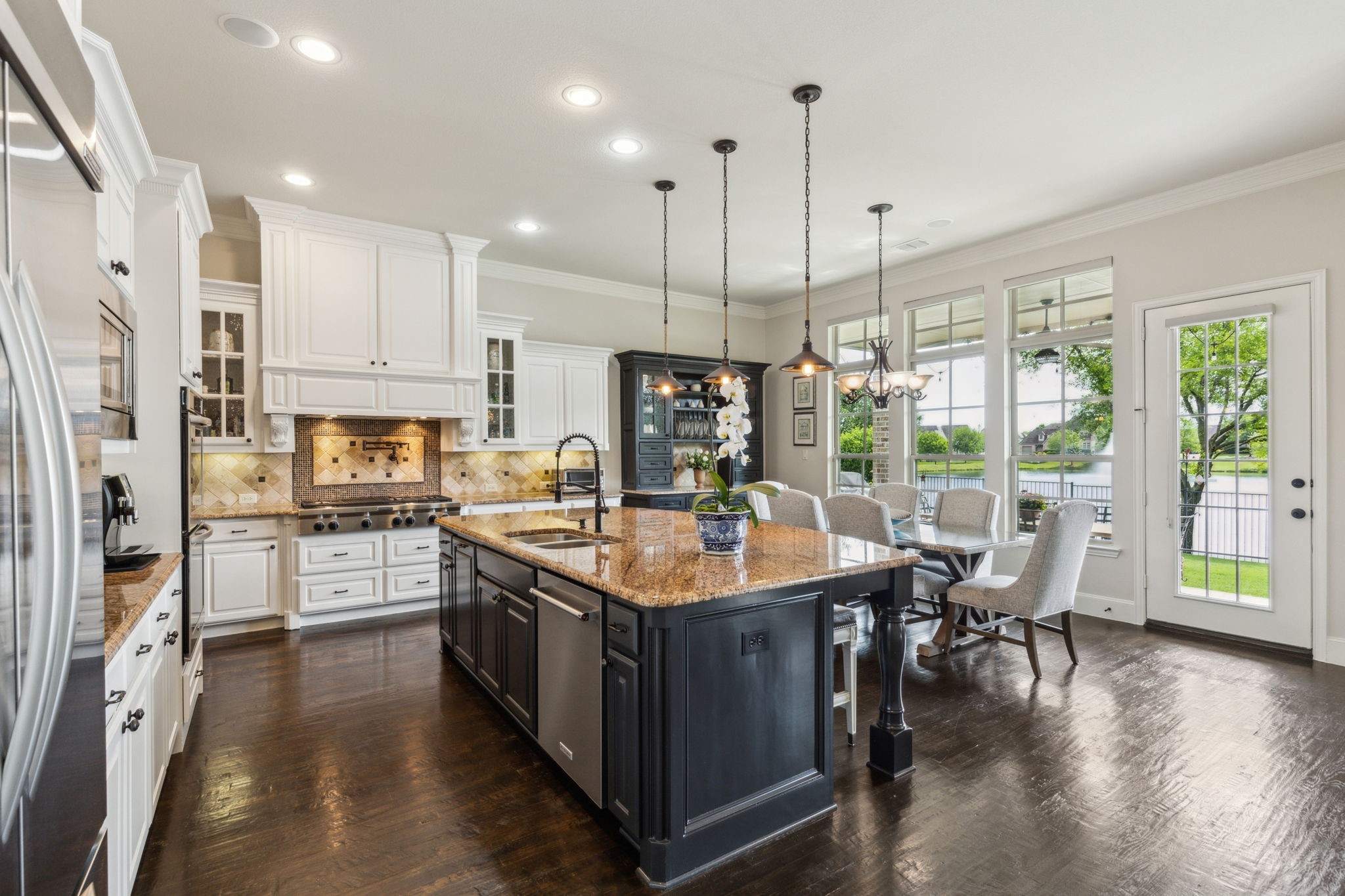 2801 Golden Meadow Court