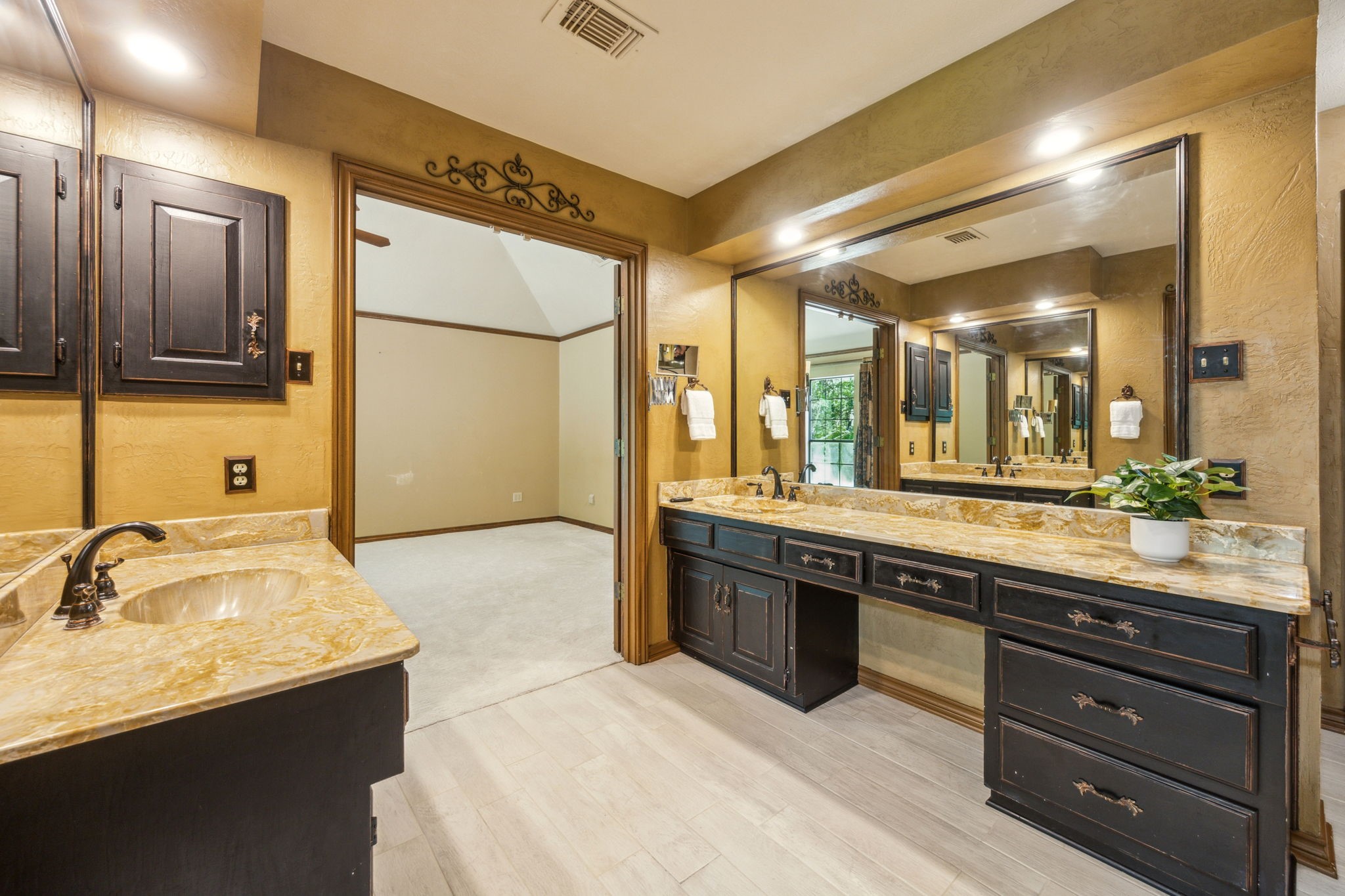 760 N Country Club Road