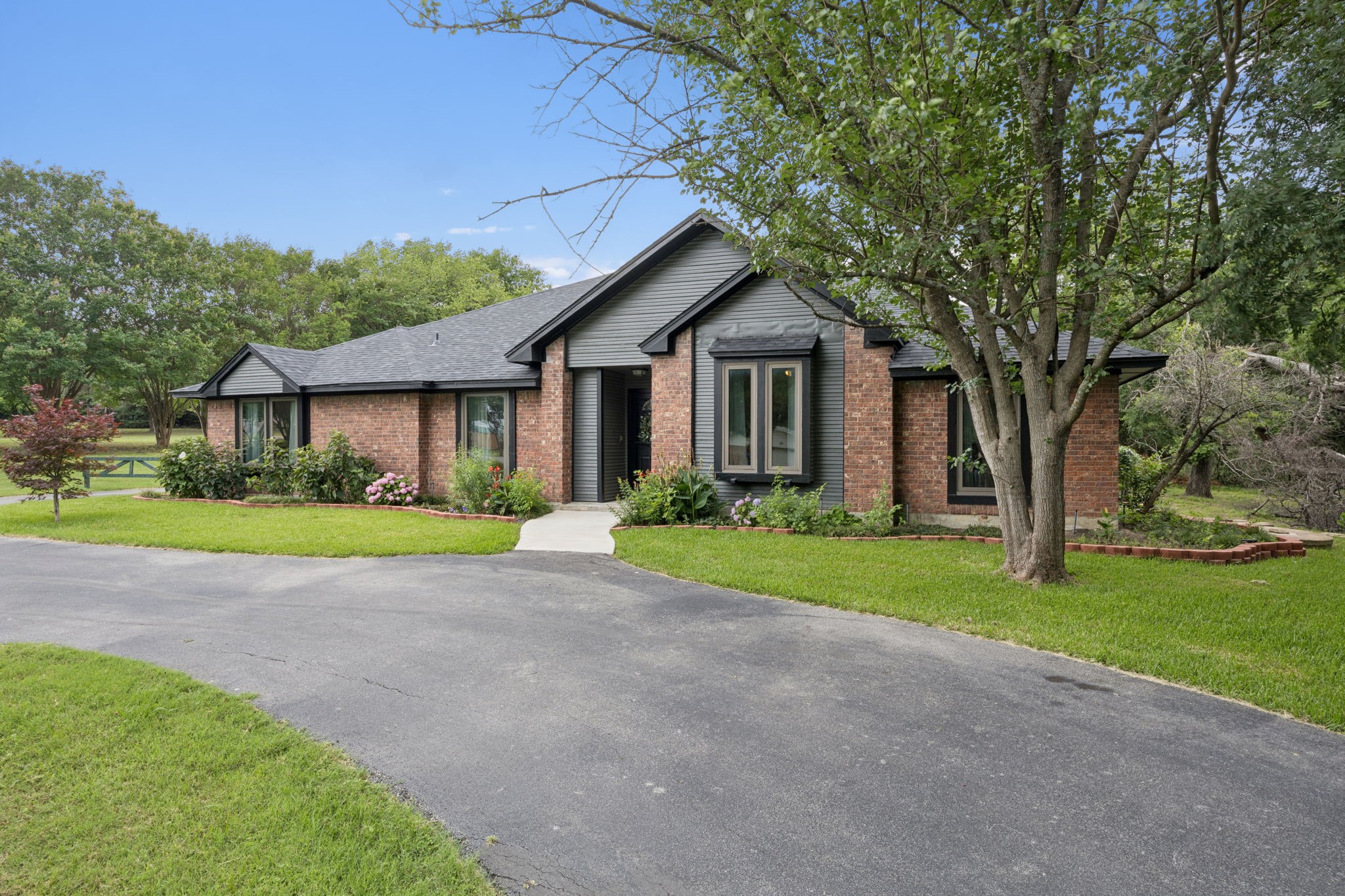 12 Woodmoor Drive