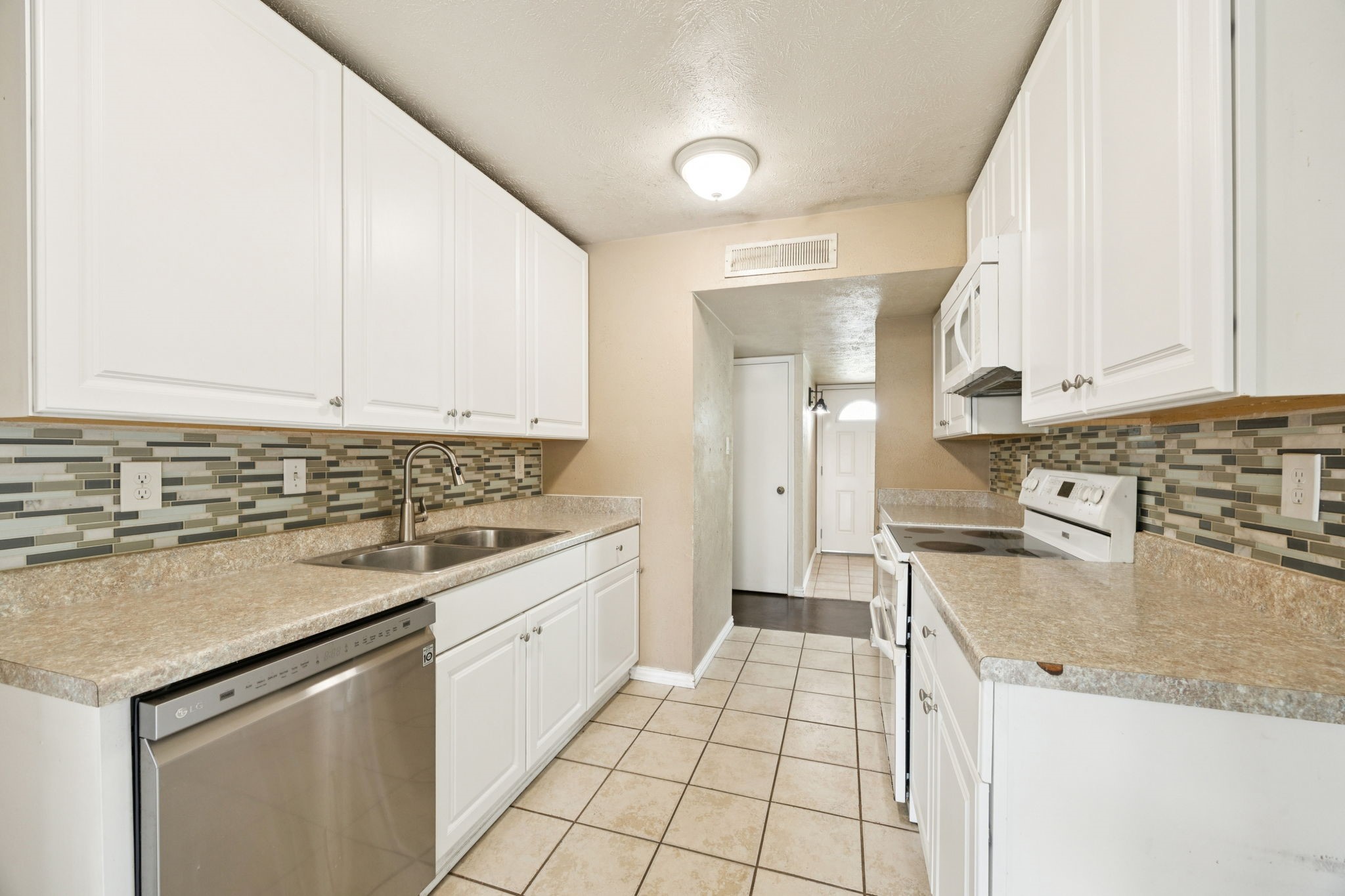 1201 Crestwood Court