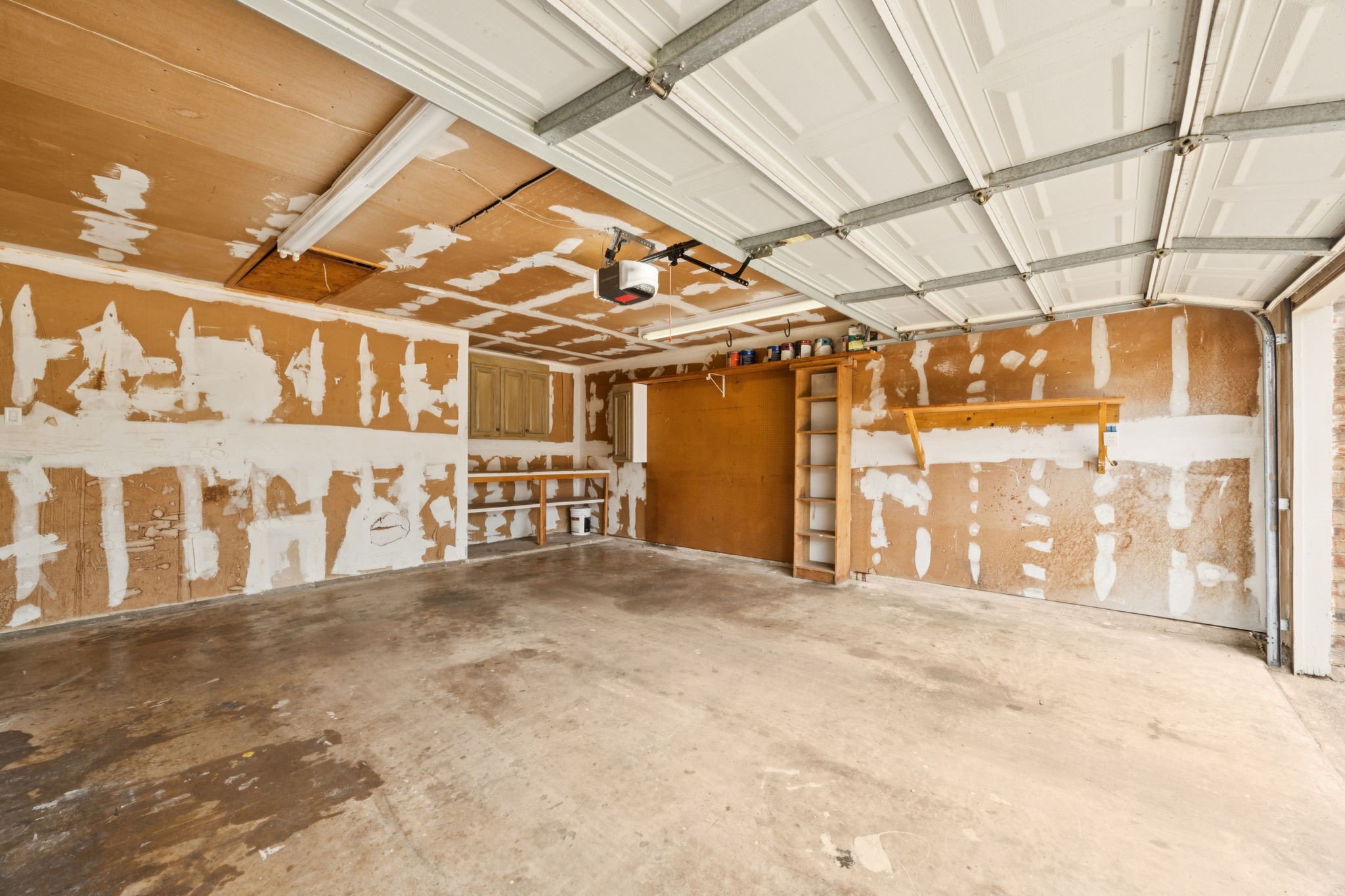 1201 Crestwood Court