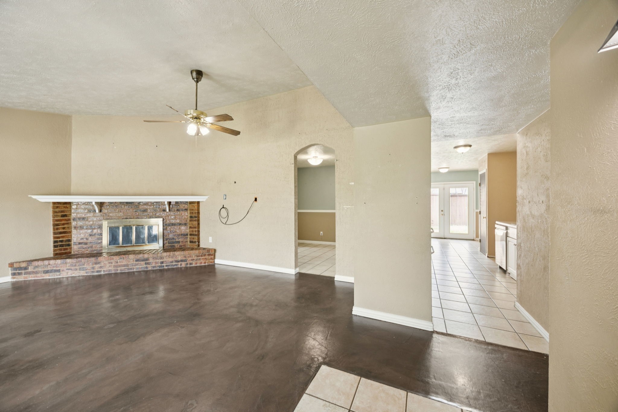 1201 Crestwood Court