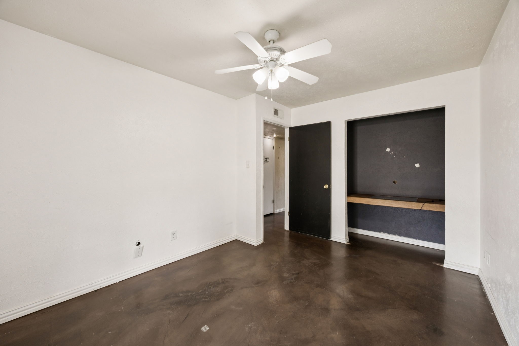 1201 Crestwood Court