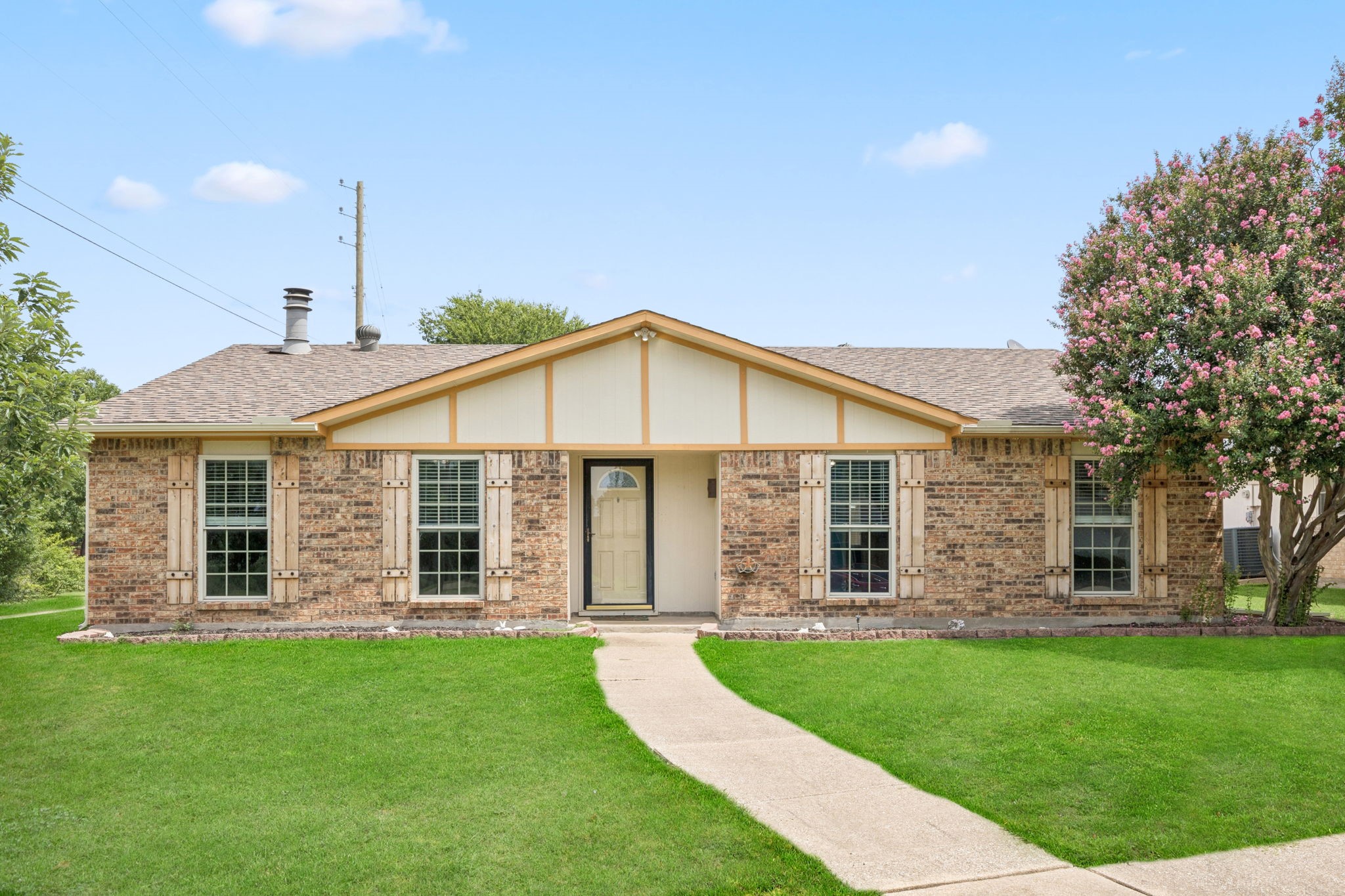 1201 Crestwood Court