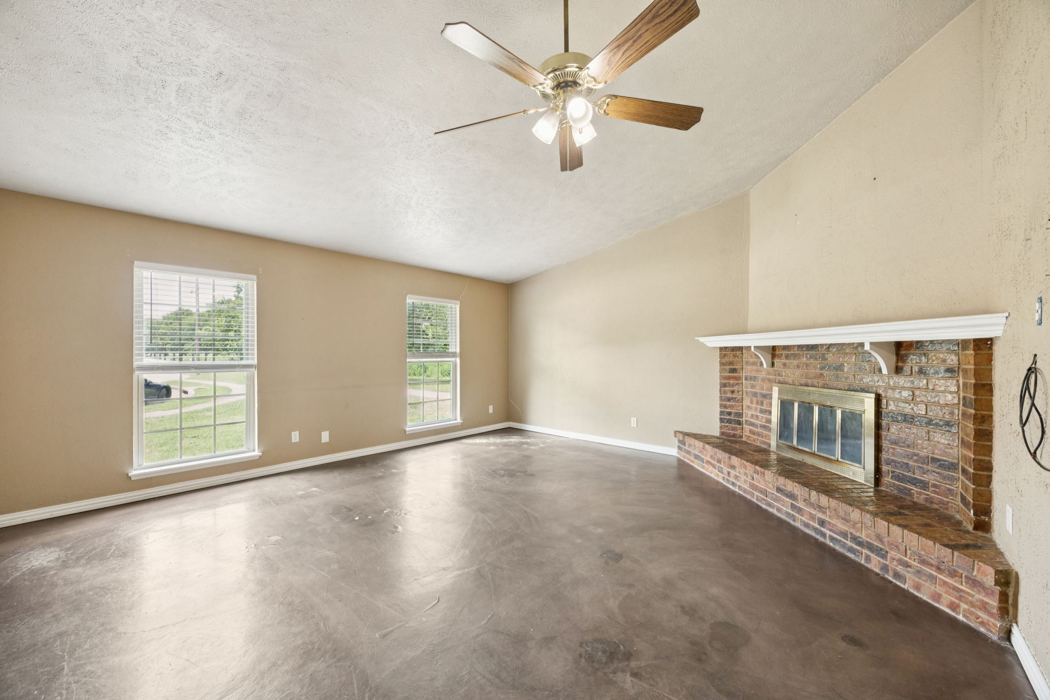 1201 Crestwood Court