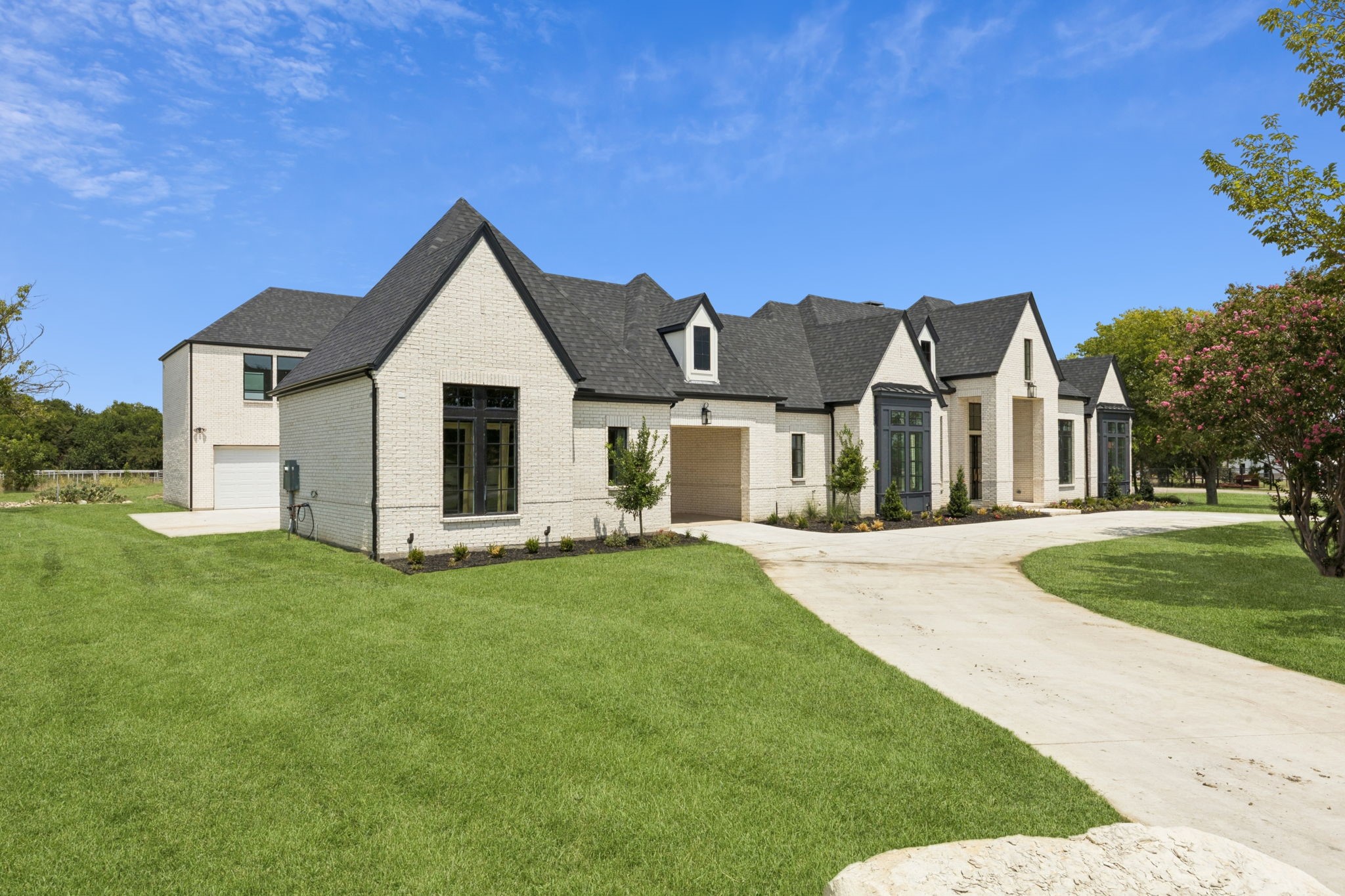 2157 Country Club Road