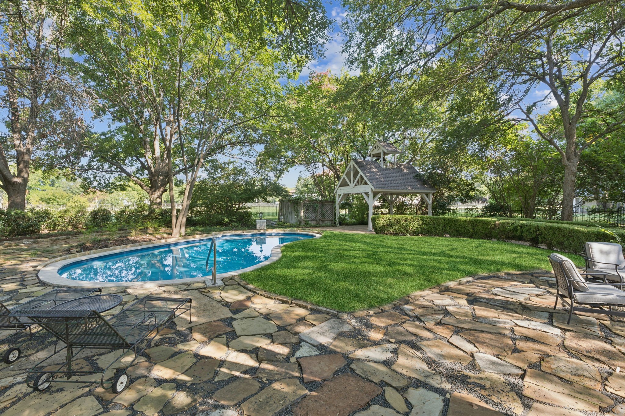 2105 Dublin Road