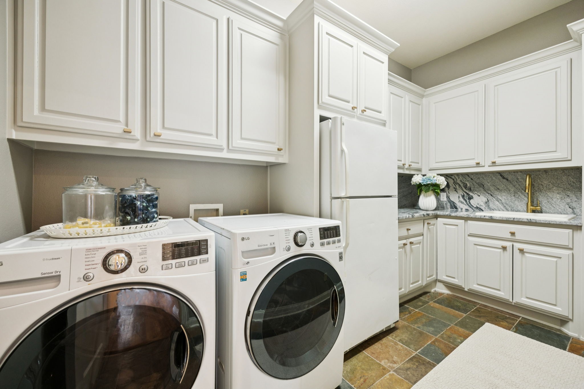 1450 Snider Court