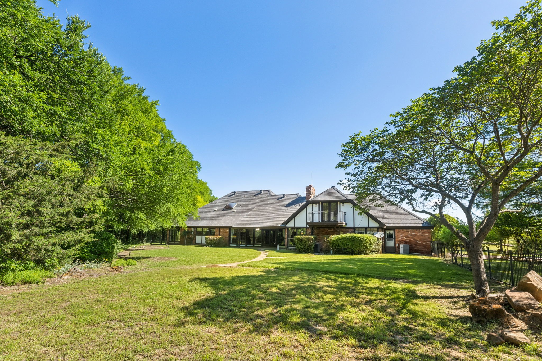 760 N N Country Club Road