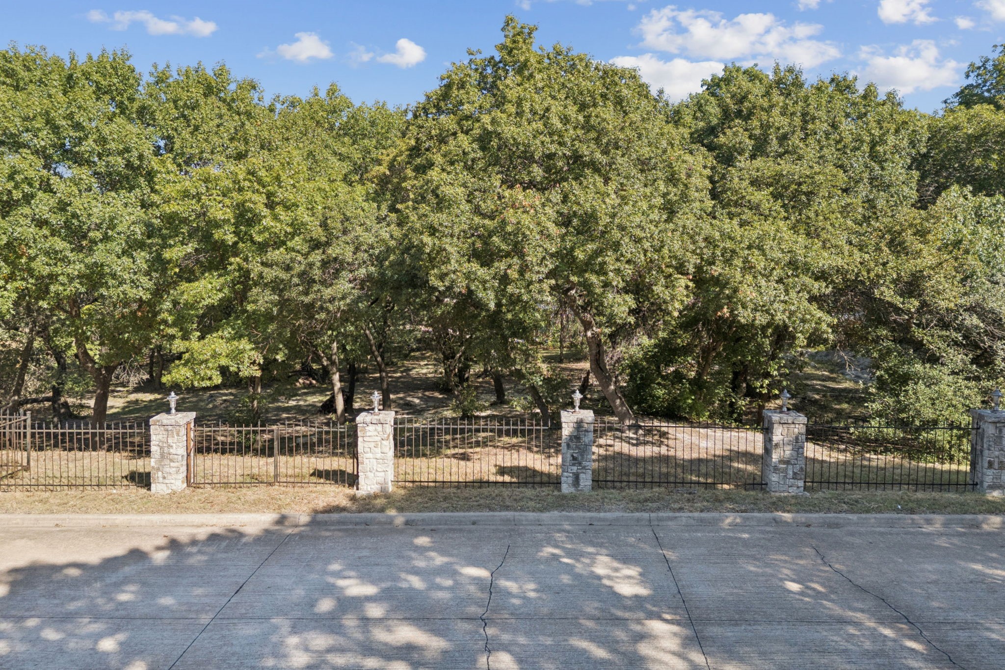 811 Shady Brook Lane