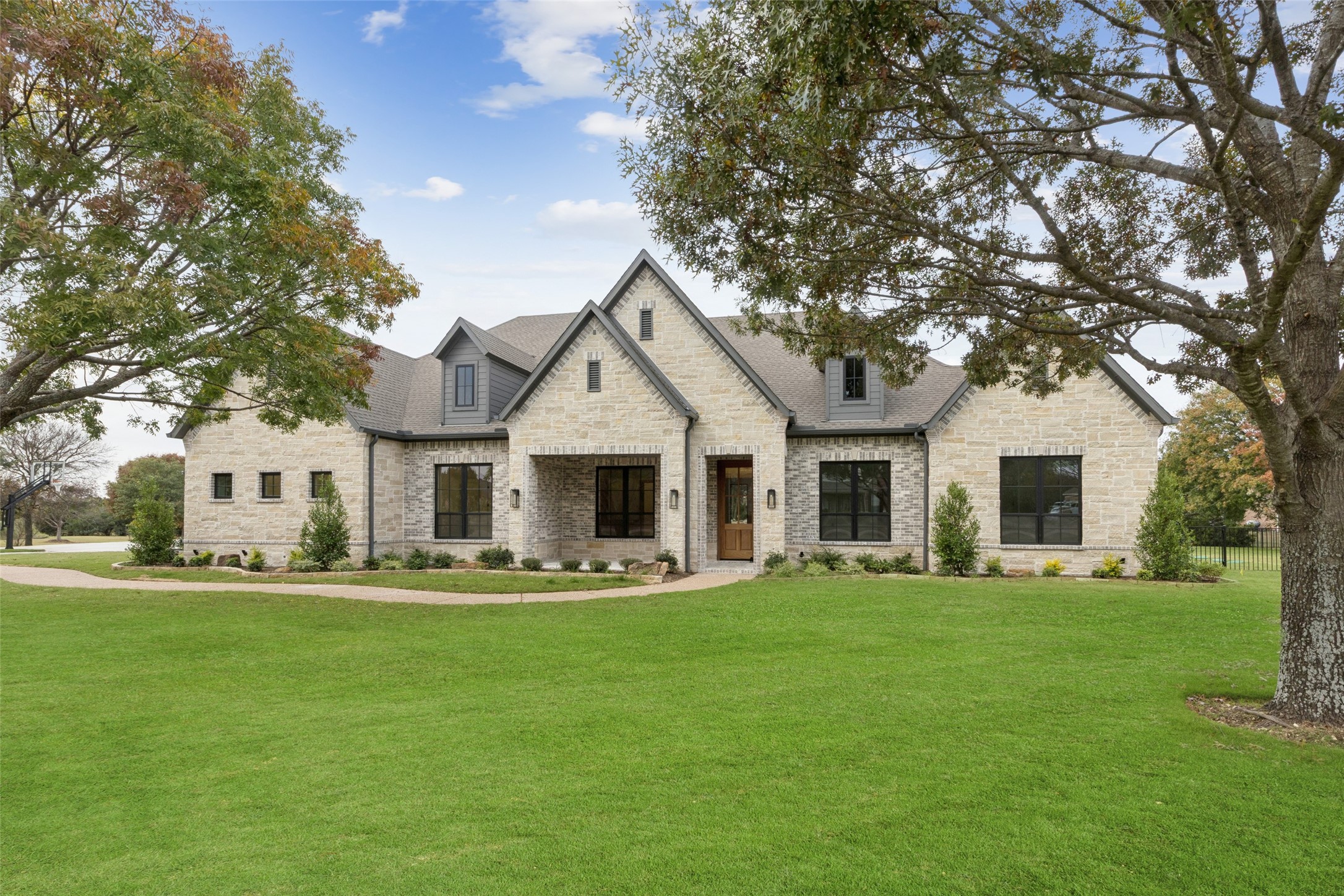 871 Beechwood Lane