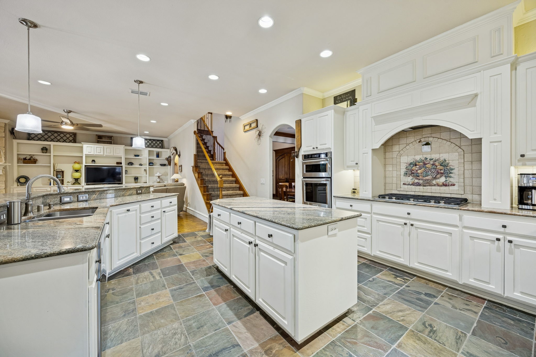 620 Oakmont Court