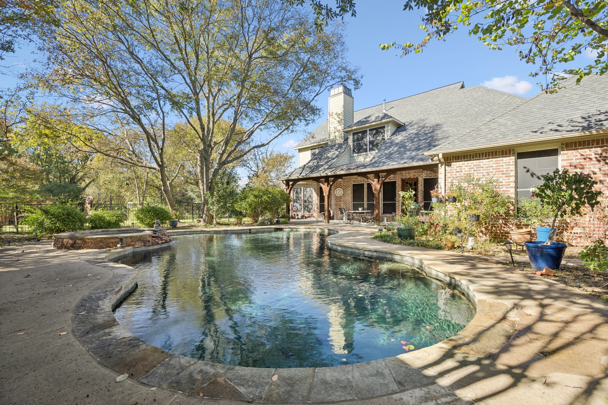 620 Oakmont Court
