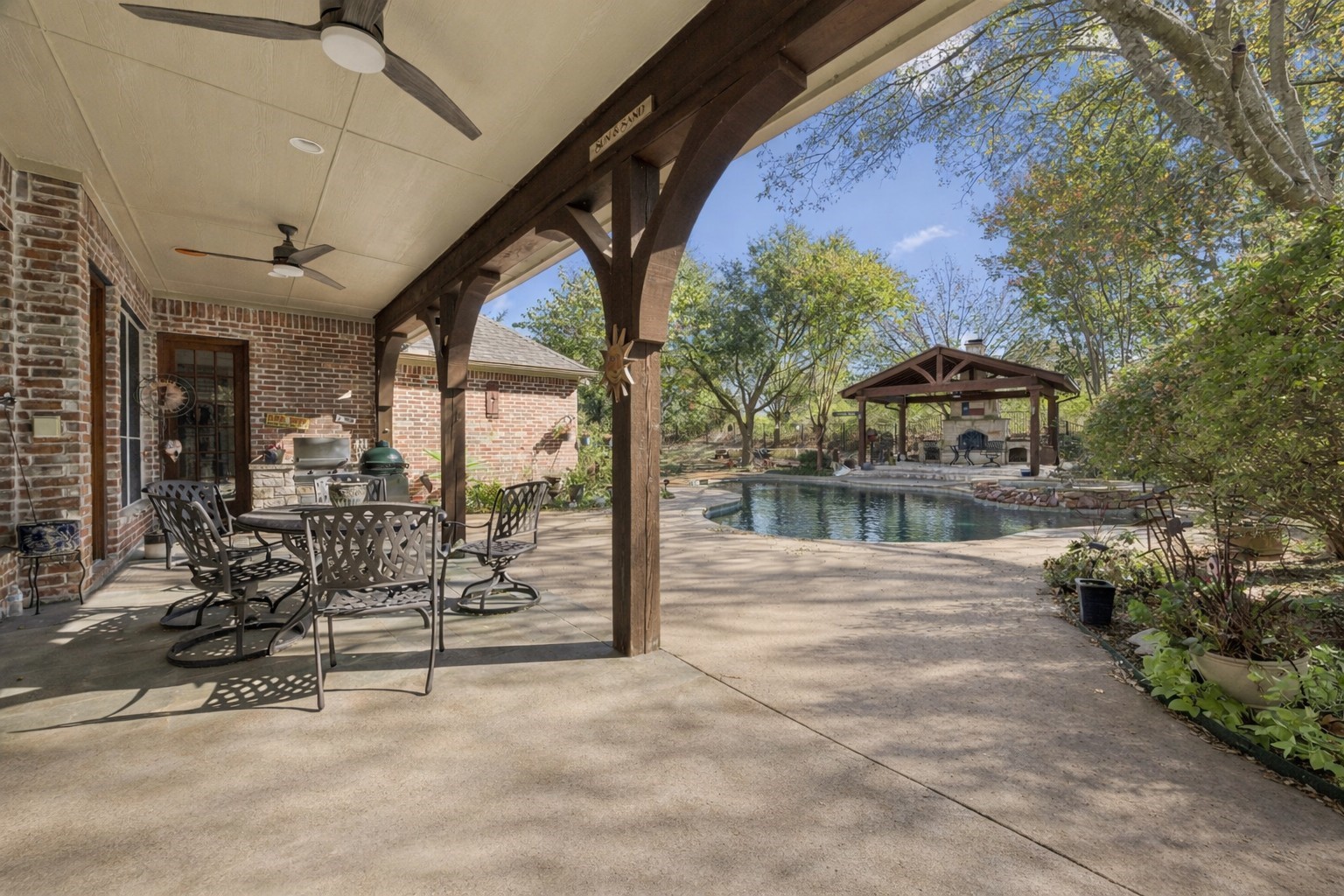 620 Oakmont Court