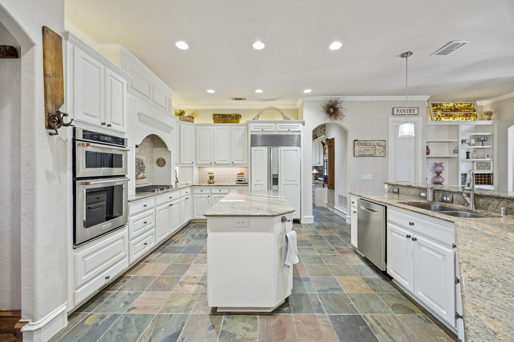 620 Oakmont Court